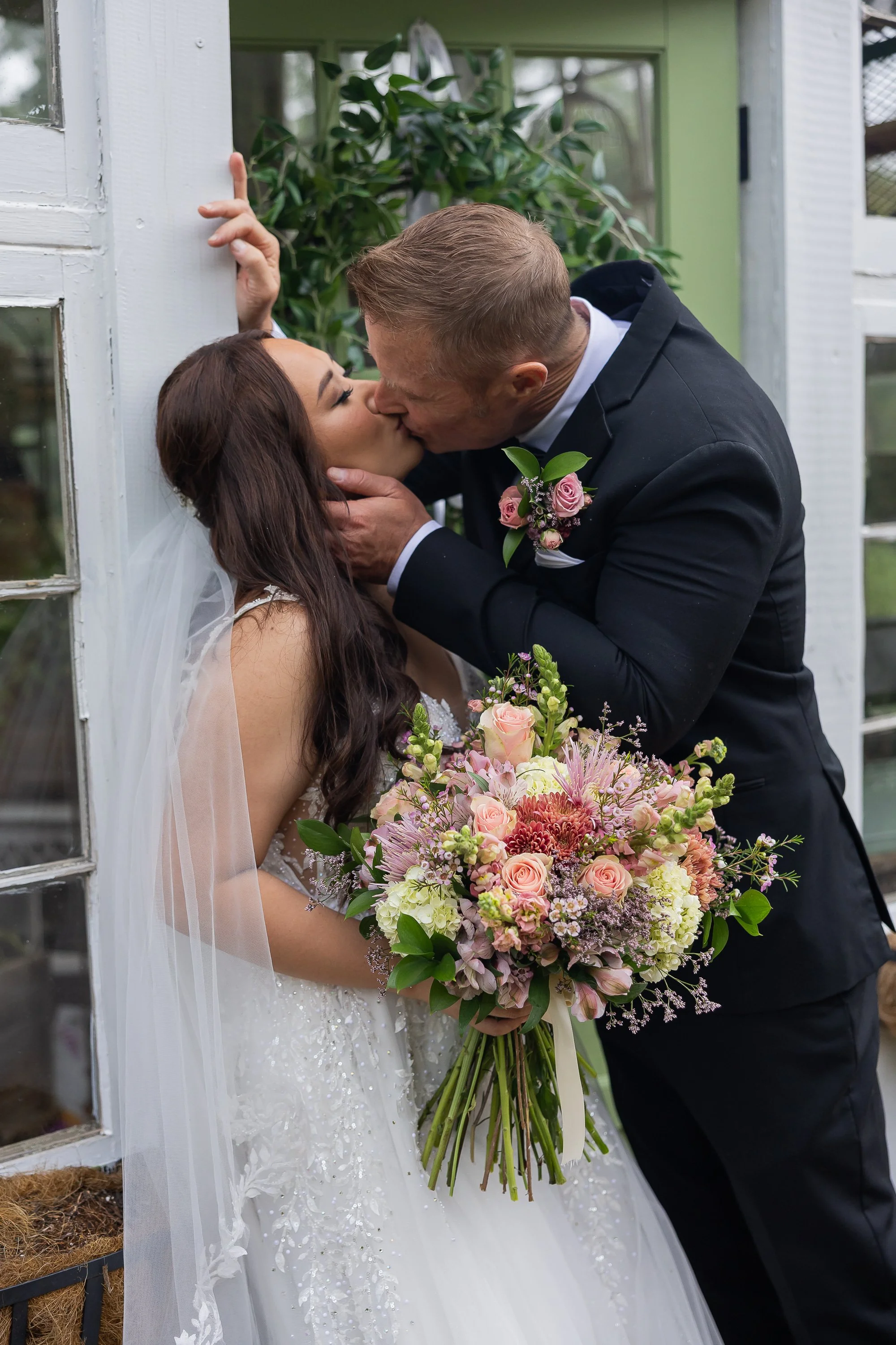 Nahsville-Chapel-Elopement-The-Effortless-Wedding (97).jpg