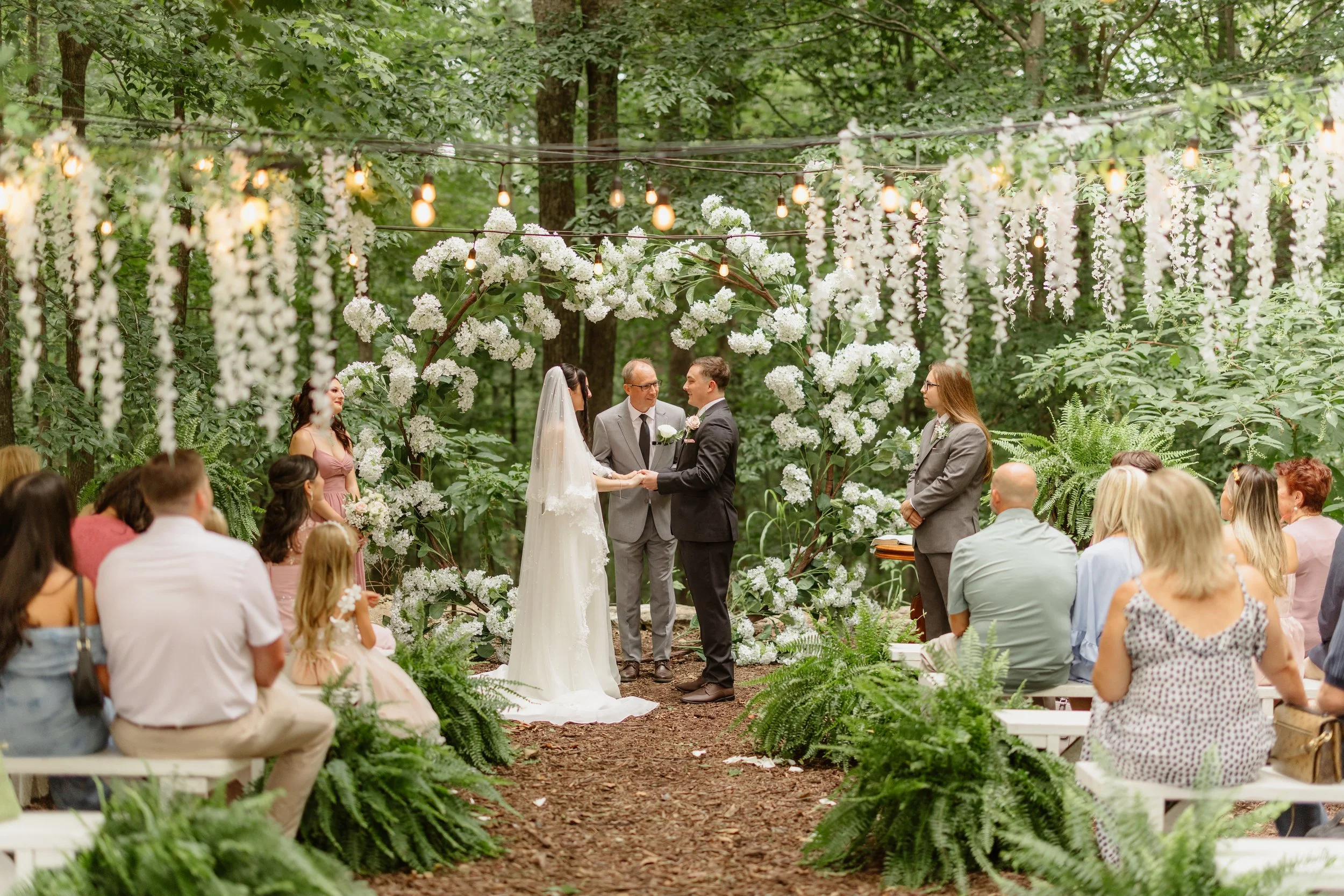Couple getting married at an all inclusive venue in Nashville