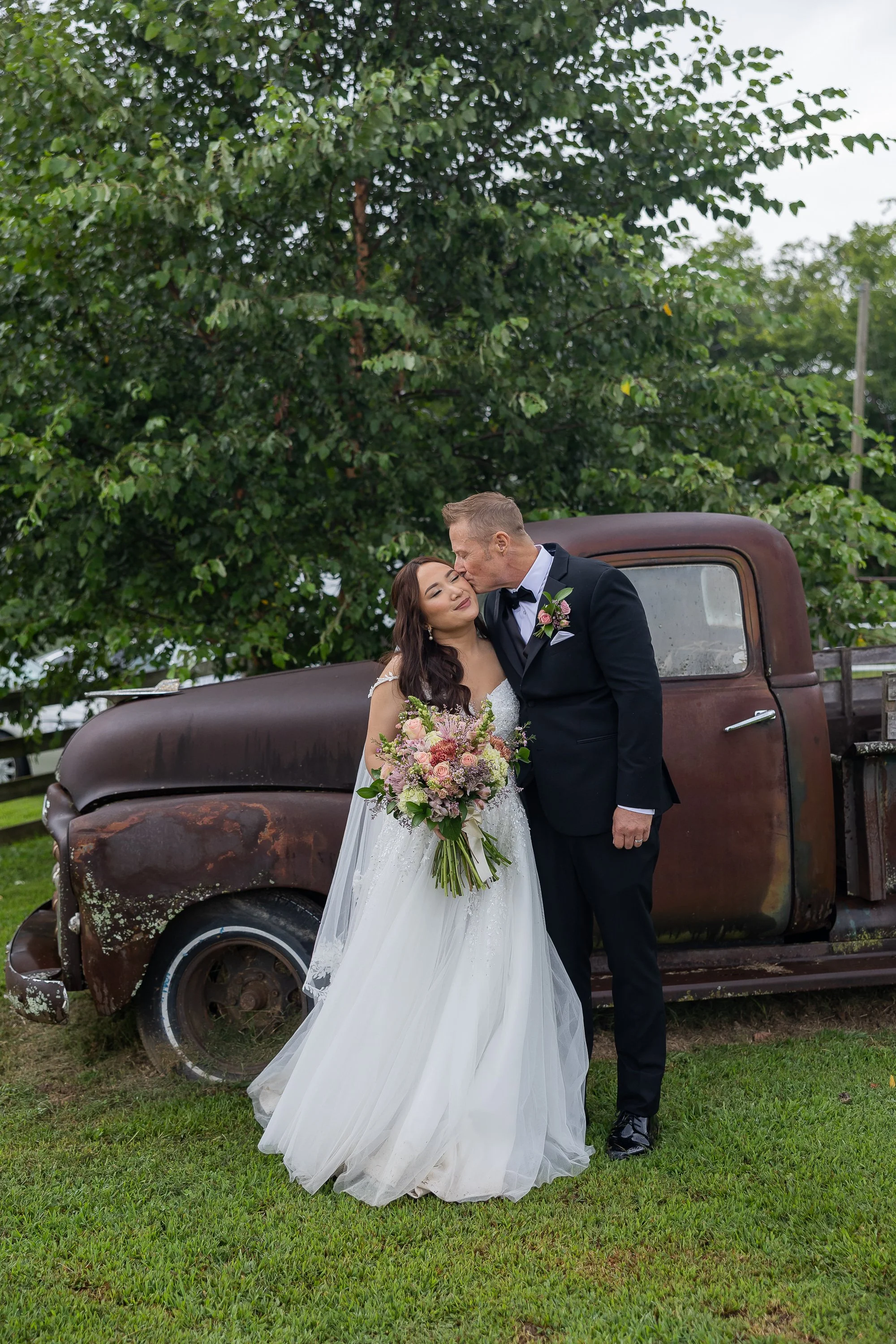 Nahsville-Chapel-Elopement-The-Effortless-Wedding (233).jpg