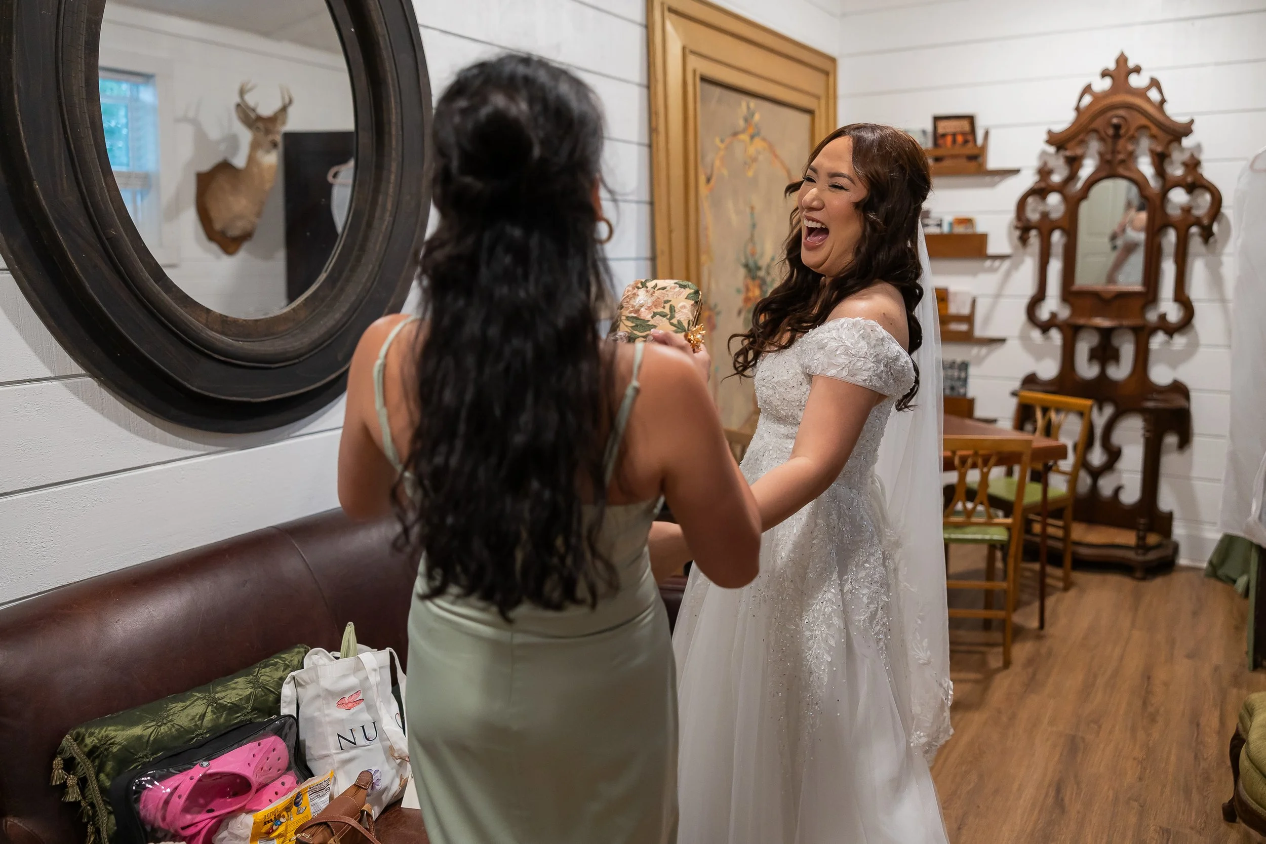 Nahsville-Chapel-Elopement-The-Effortless-Wedding (237).jpg