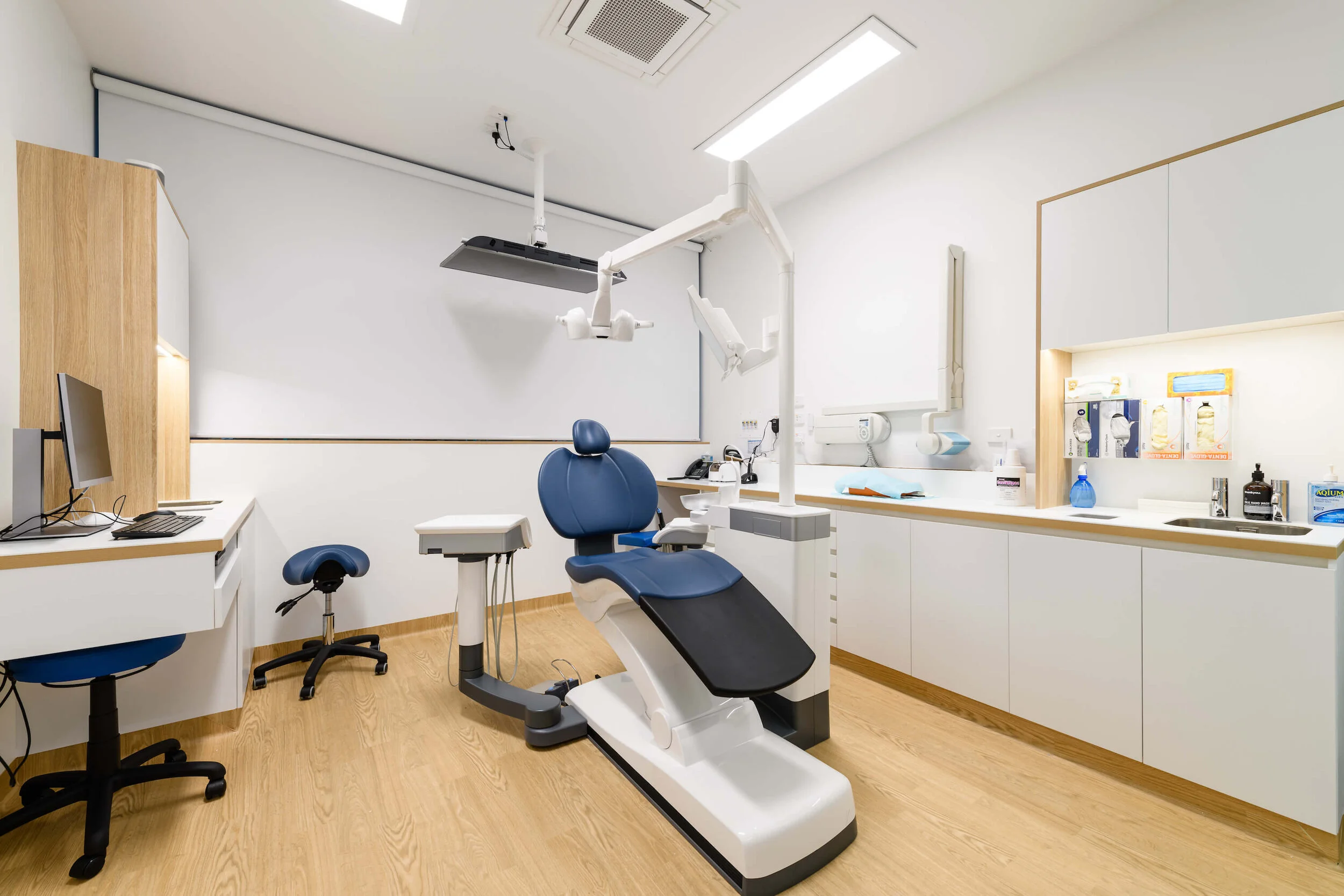 2512_Kingston Beach Dental_BYA Architects_LoicleGuilly_9.jpg