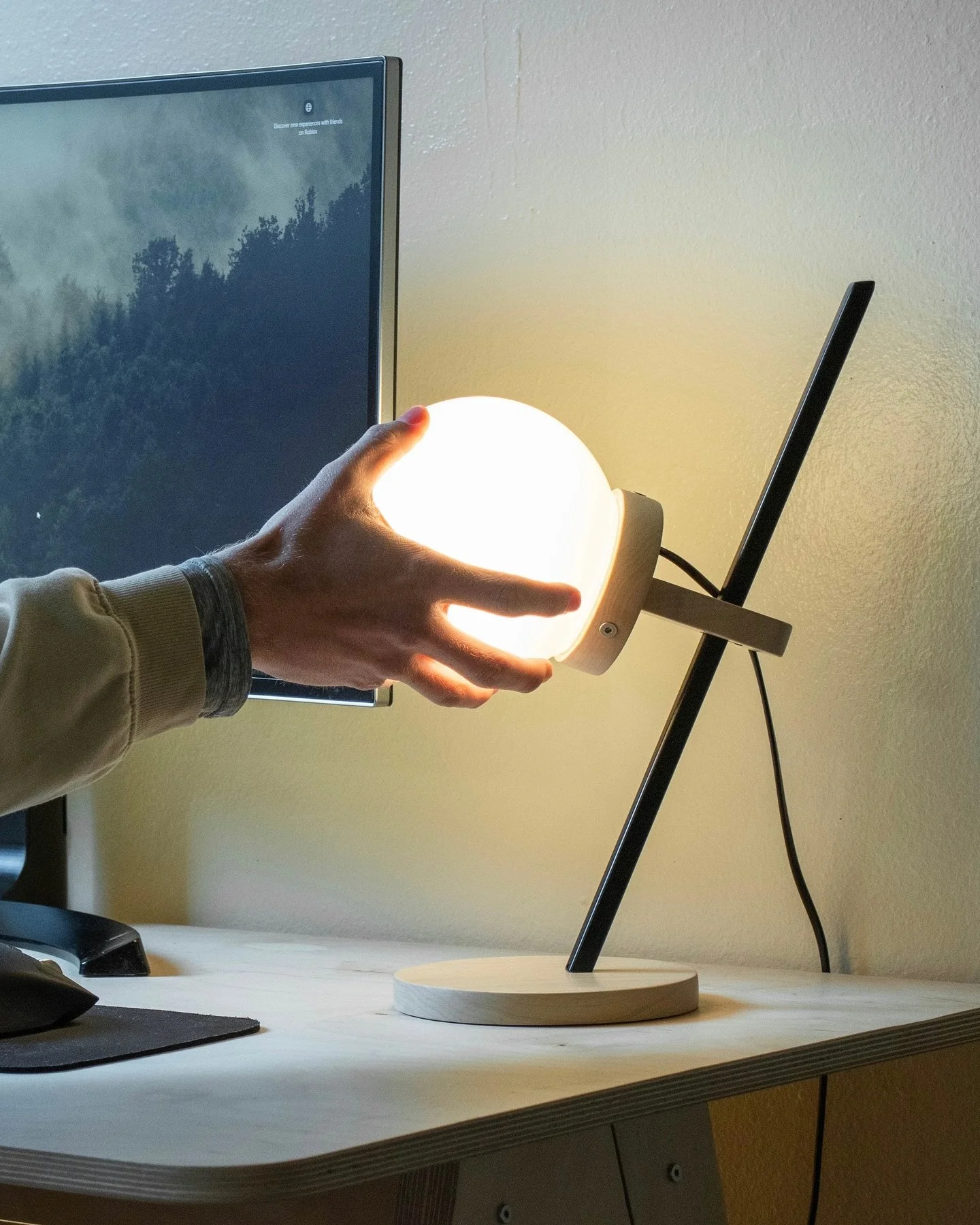 The Globe Lamp: Link in bio
.
.
.
.

#lamp #lampdesign #lampshade #diy #product #productdesign #industrialdesign #productdevelopment #3dprinting #led