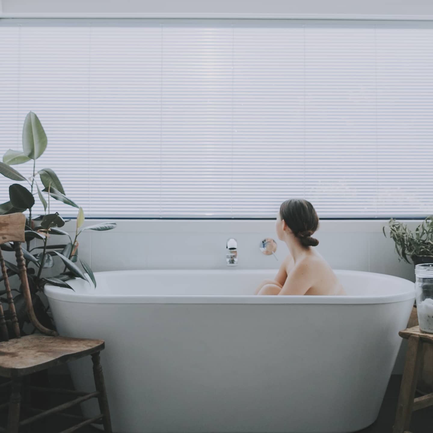 | A perfect place to &amp; time to just breath, relax &amp; restore ... 
.
.
.
#airbnbexperience #bathtime #thedriftershouse #romanticgetaway #thehostingmasterclass #bridport #tasmaniawhyweloveit #holidayvibes 
📷 @jonorosee