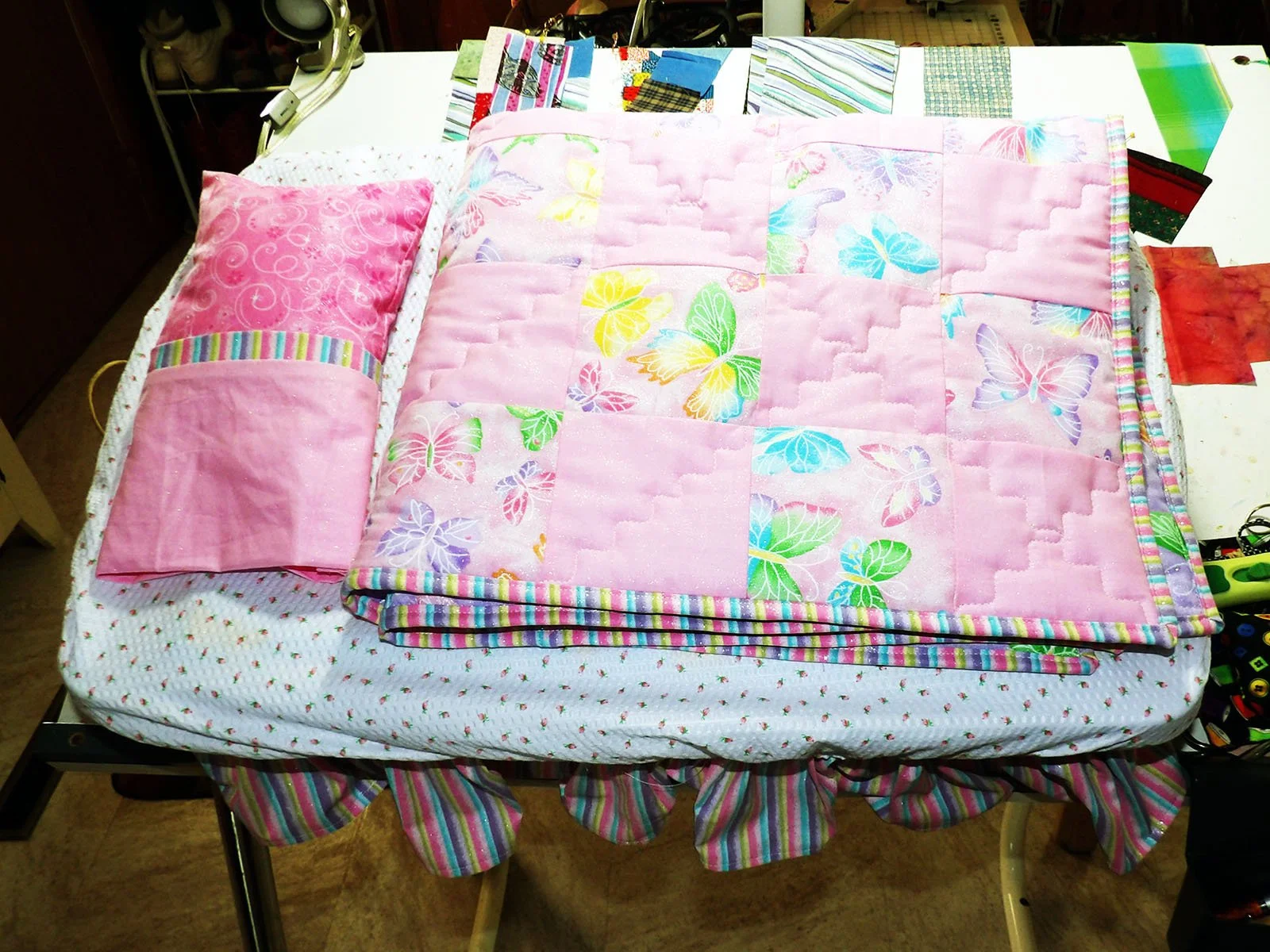 Doll Bed on a Tote: Lindy Siebert, Bethesda Mennonite Church, Henderson