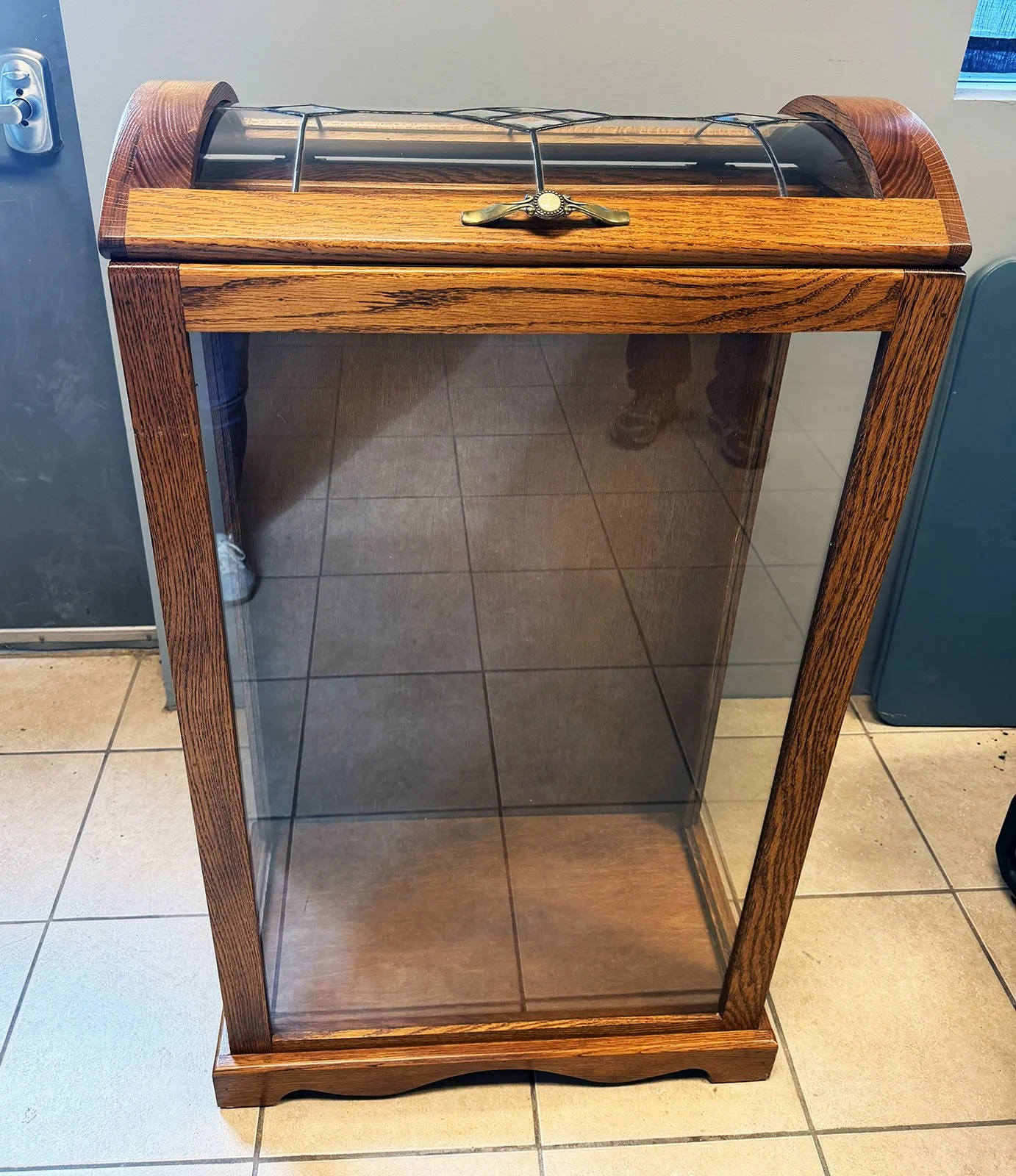 Glass Quilt Display Cabinet: Anonymous, Bethesda Mennonite Church, Lincoln