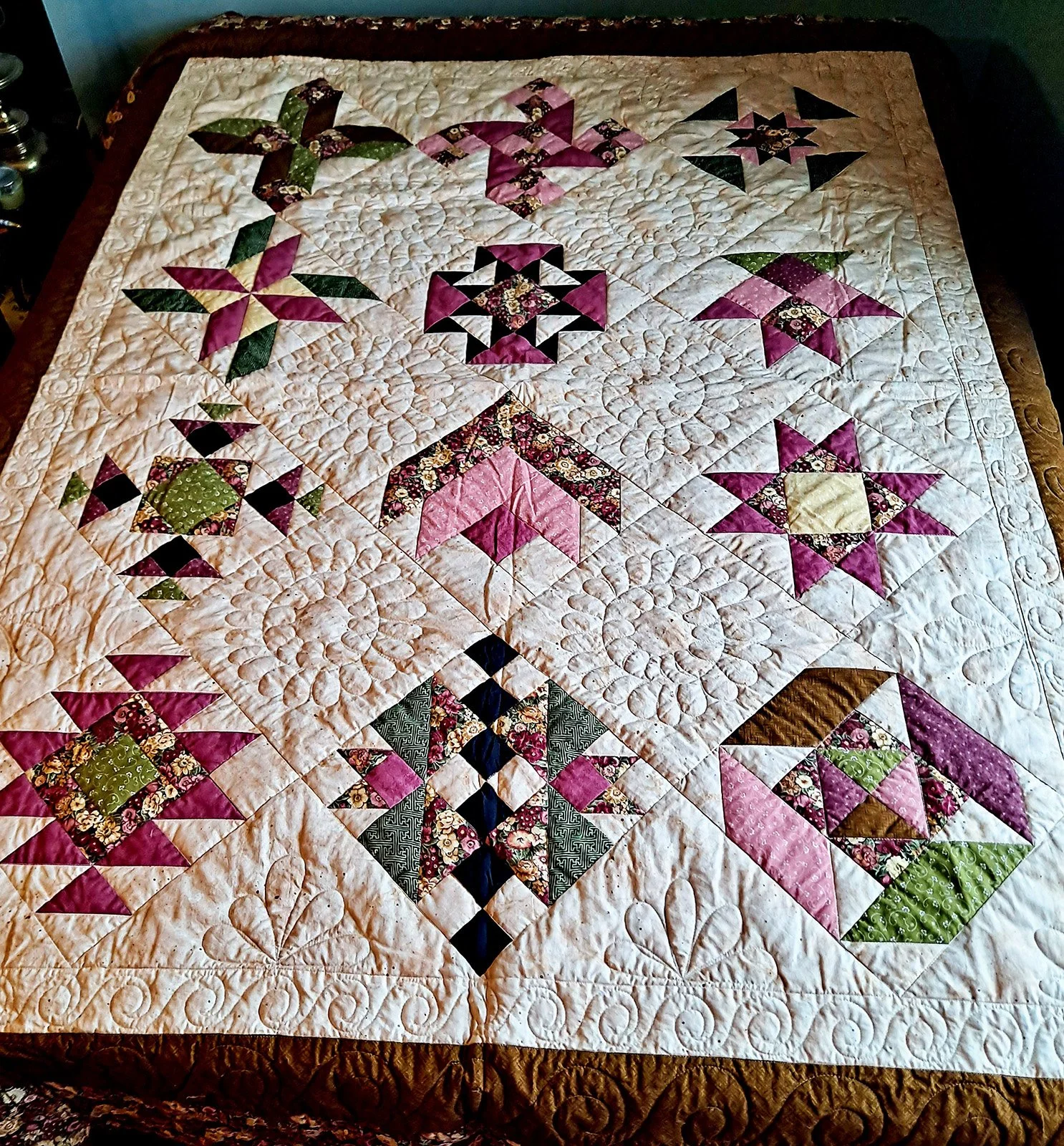 Patchwork Design, Quilt, Queen, 80x96: Rhonda Brubacher, First Mennonite, Lincoln

Machine stitched by Diana Tappe from McCook,  NE.
