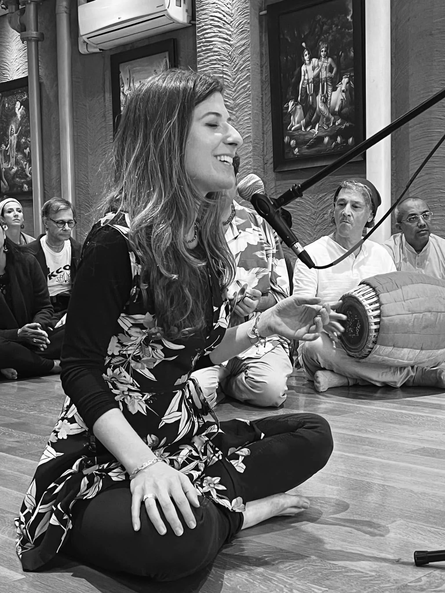 User experience design and product designer from New York City. Singing in a kirtan. 