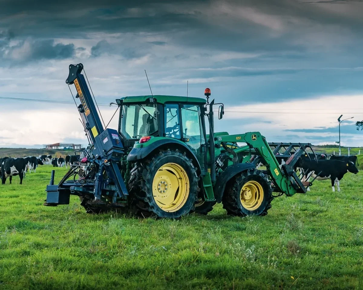 36-rpd-side-mount-tractor-dairy-farm-compressed.webp