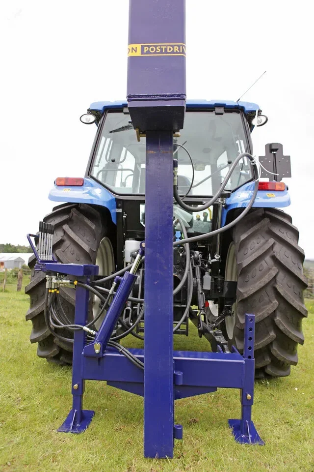 06-revolution-rm-post-driver-front-view-new-holland-tractor-compressed.webp