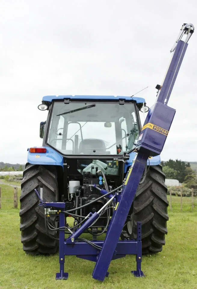 08-revolution-rm-post-driver-tilted-right-new-holland-tractor-compressed.webp