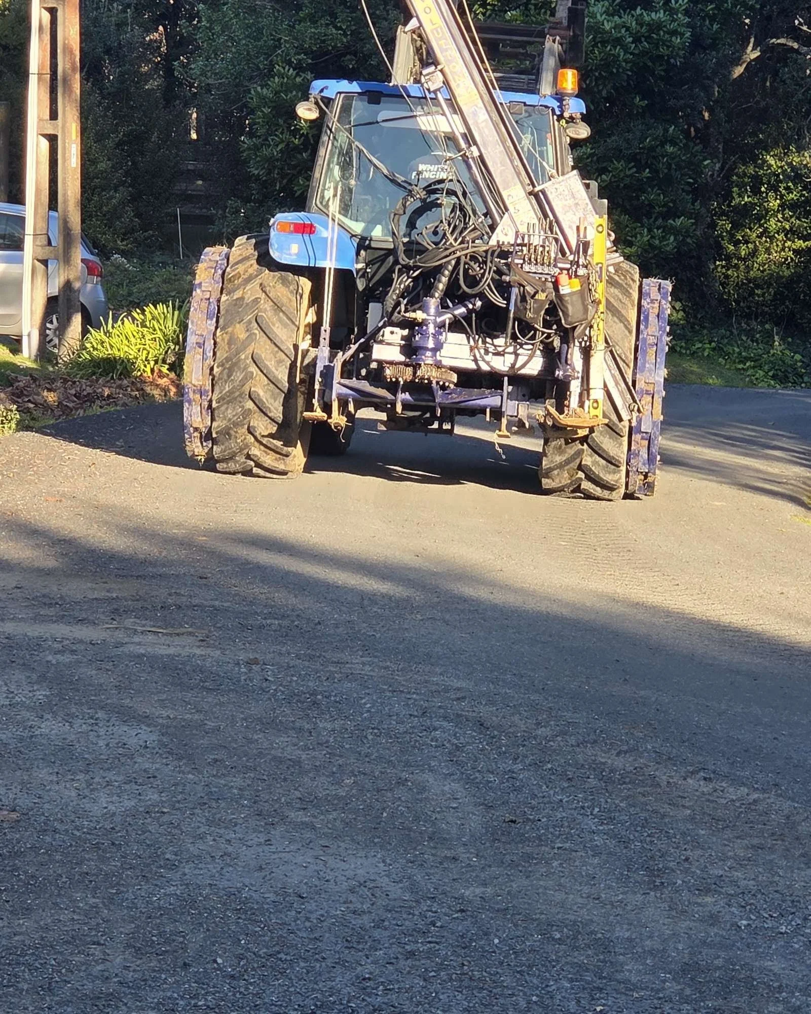 dual-wheel-steel-spikes-driving-away.jpg