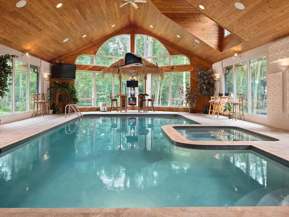 Image showcasing Luxury Cabins, Chalets, and Cottages on Airbnb in Wisconsin — SEE, SEEK ...