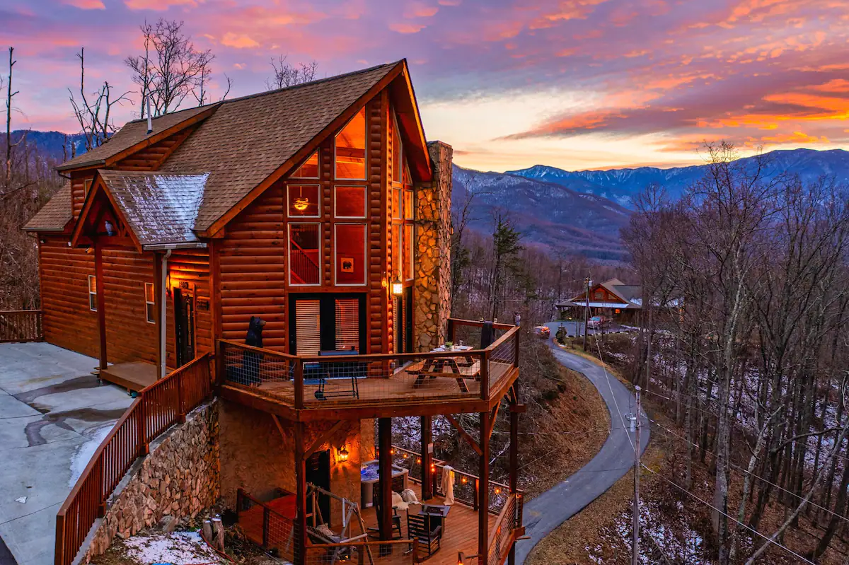 Epic Family Cabins in the Smoky Mountains — SEE, SEEK, SLEEP