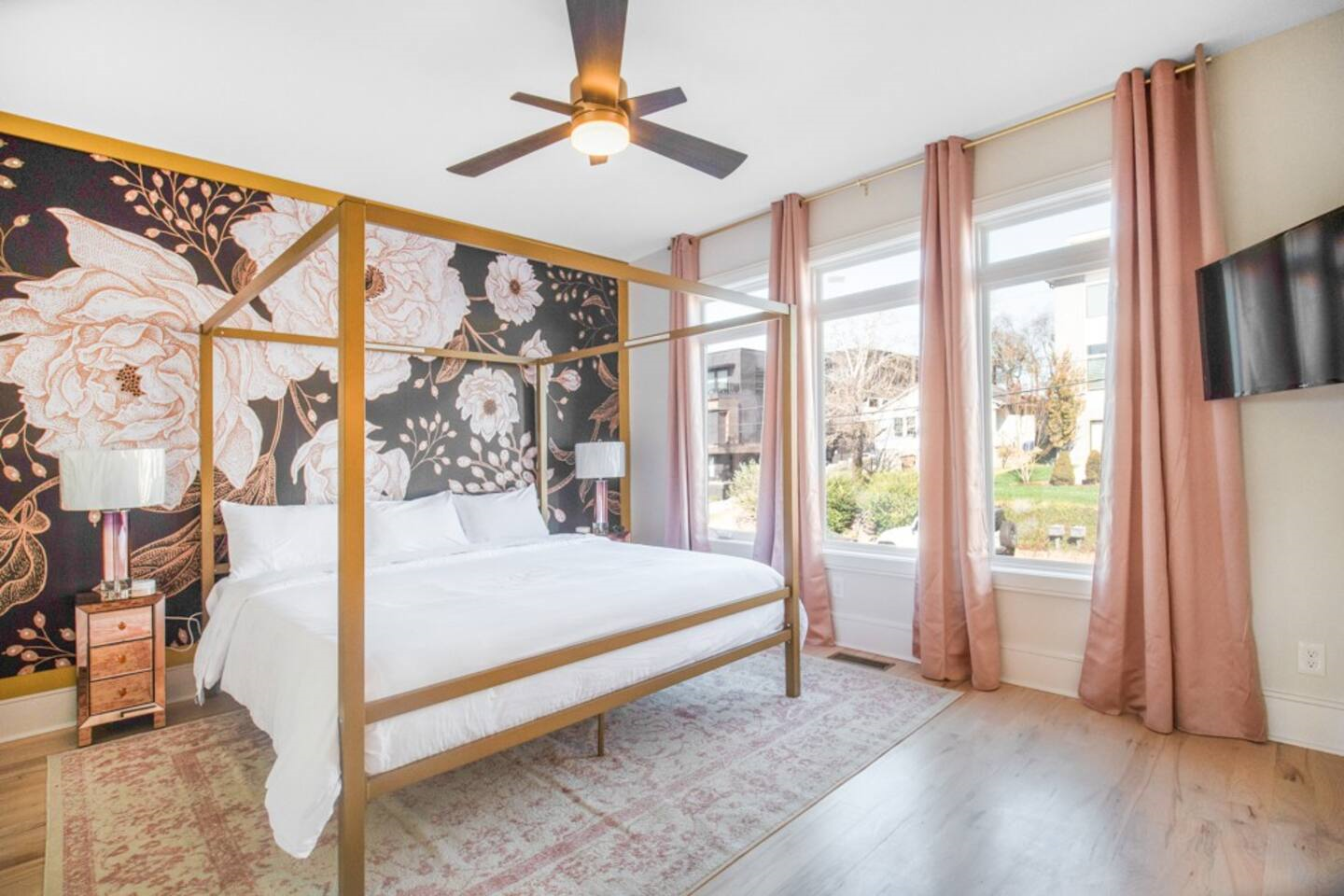 Dolly Parton Themed Airbnb and VRBO Rentals — SEE, SEEK, SLEEP