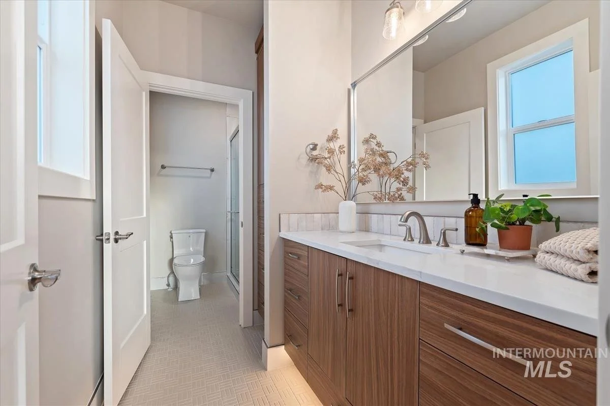 Guest Bed Ensuite.jpeg