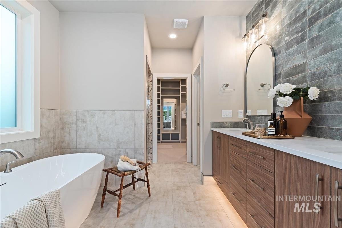 Primary Ensuite.jpeg