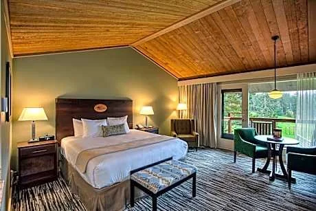 Salishan Coastal Lodge Room.jpeg