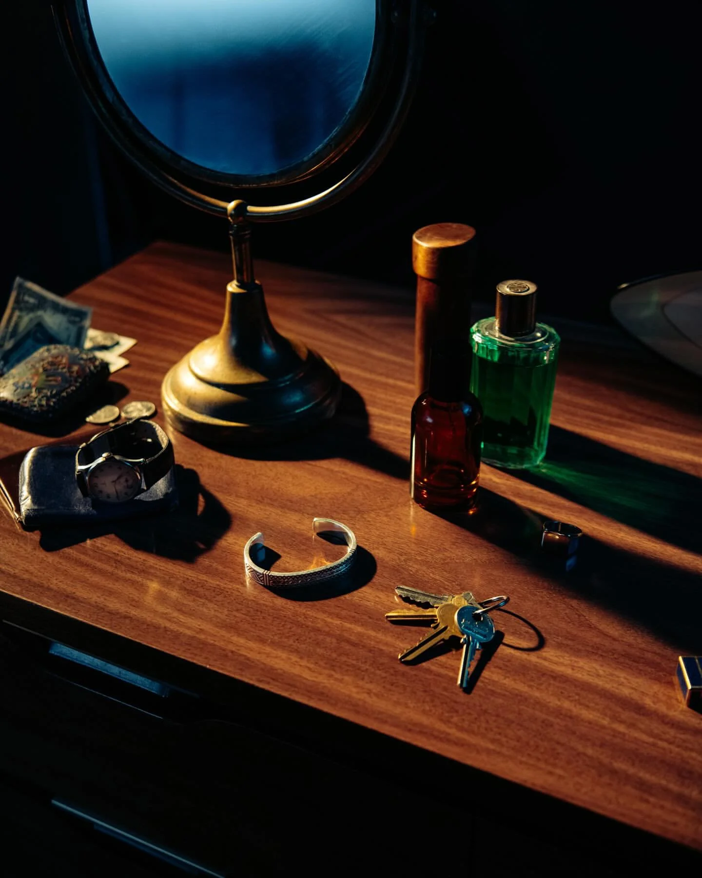 Modern gentlemen vibes hands on desk