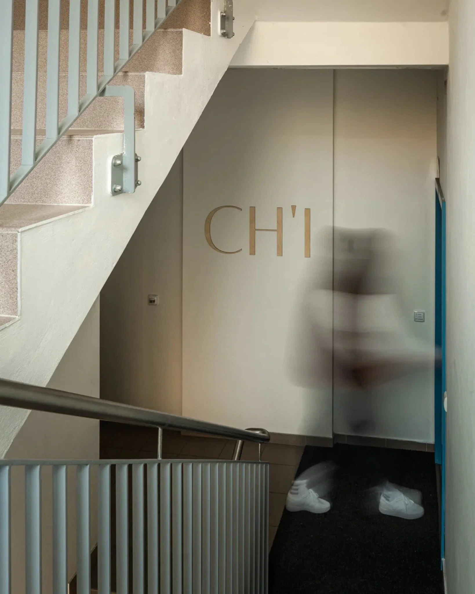 O&aacute;za klidu v srdci Vset&iacute;na 💛
Hled&aacute;te cestu k &uacute;levě, ale nechce se v&aacute;m nikam daleko cestovat? Najdete n&aacute;s př&iacute;mo v centru Vset&iacute;na u Doln&iacute;ho n&aacute;měst&iacute;, v 2. patře budovy Petrkl&