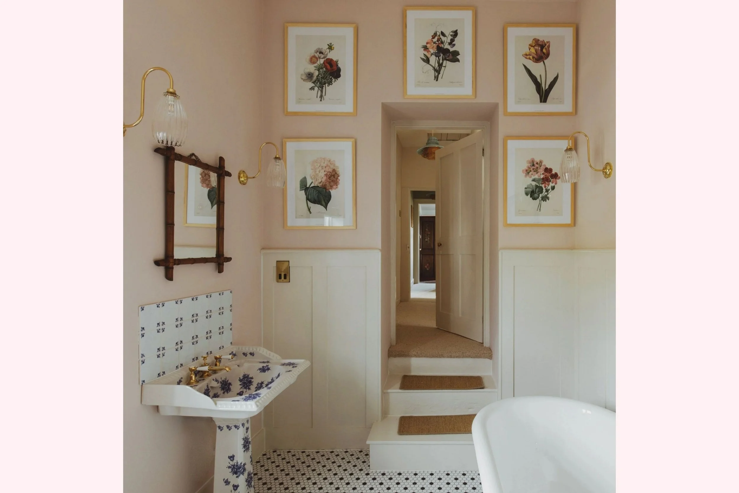 bathroom-details-from-house-hotel-accommodation-for-tourists-in-lyme-regis.jpg