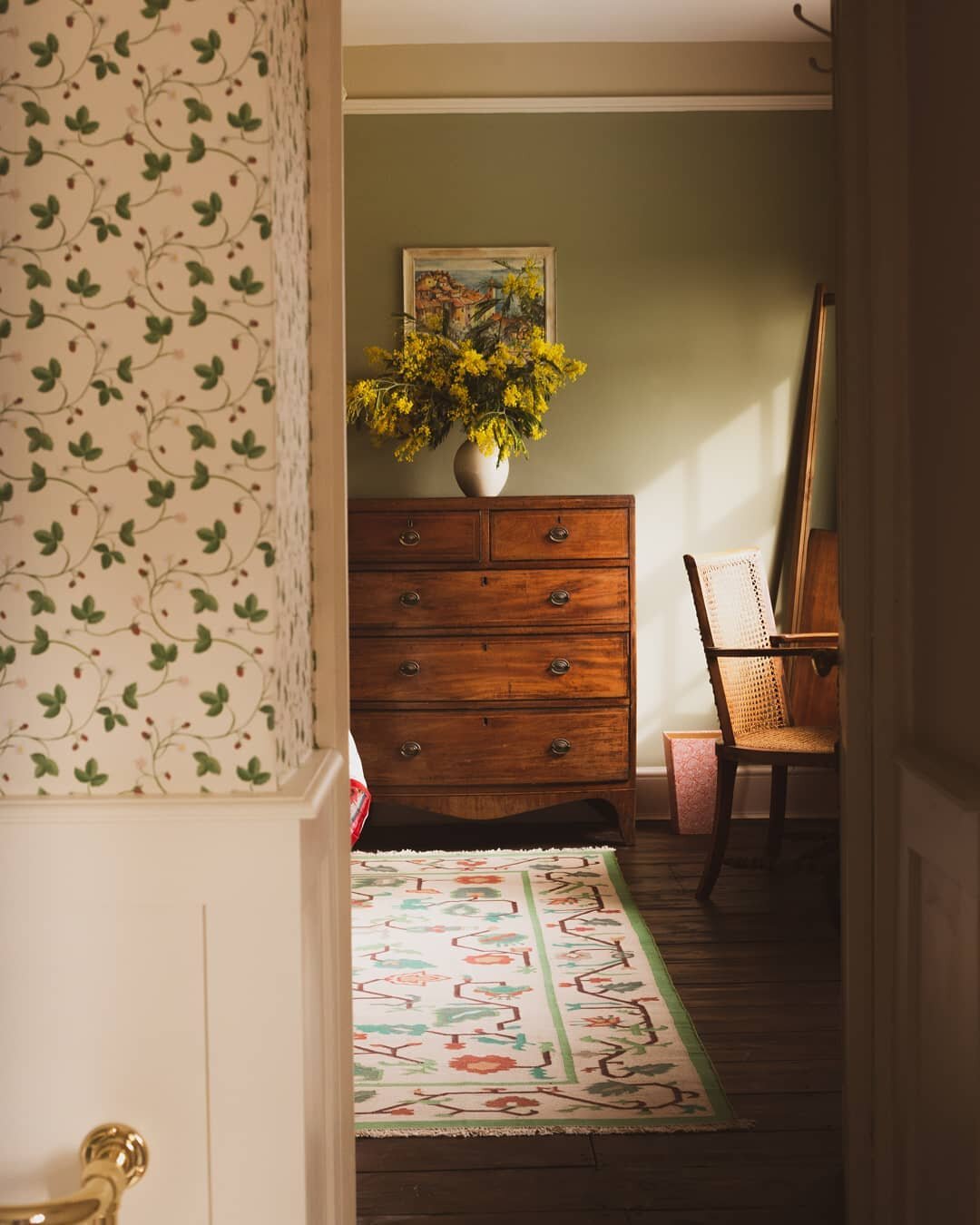 Looking into The Copper Beech from the bathroom with little wild strawberry wallpaper by @honor_illustrates. 
.
.
.
#glebehousedevon #interiors #wallpaper #newopening #devonisheaven #devon #countryside #countryescape