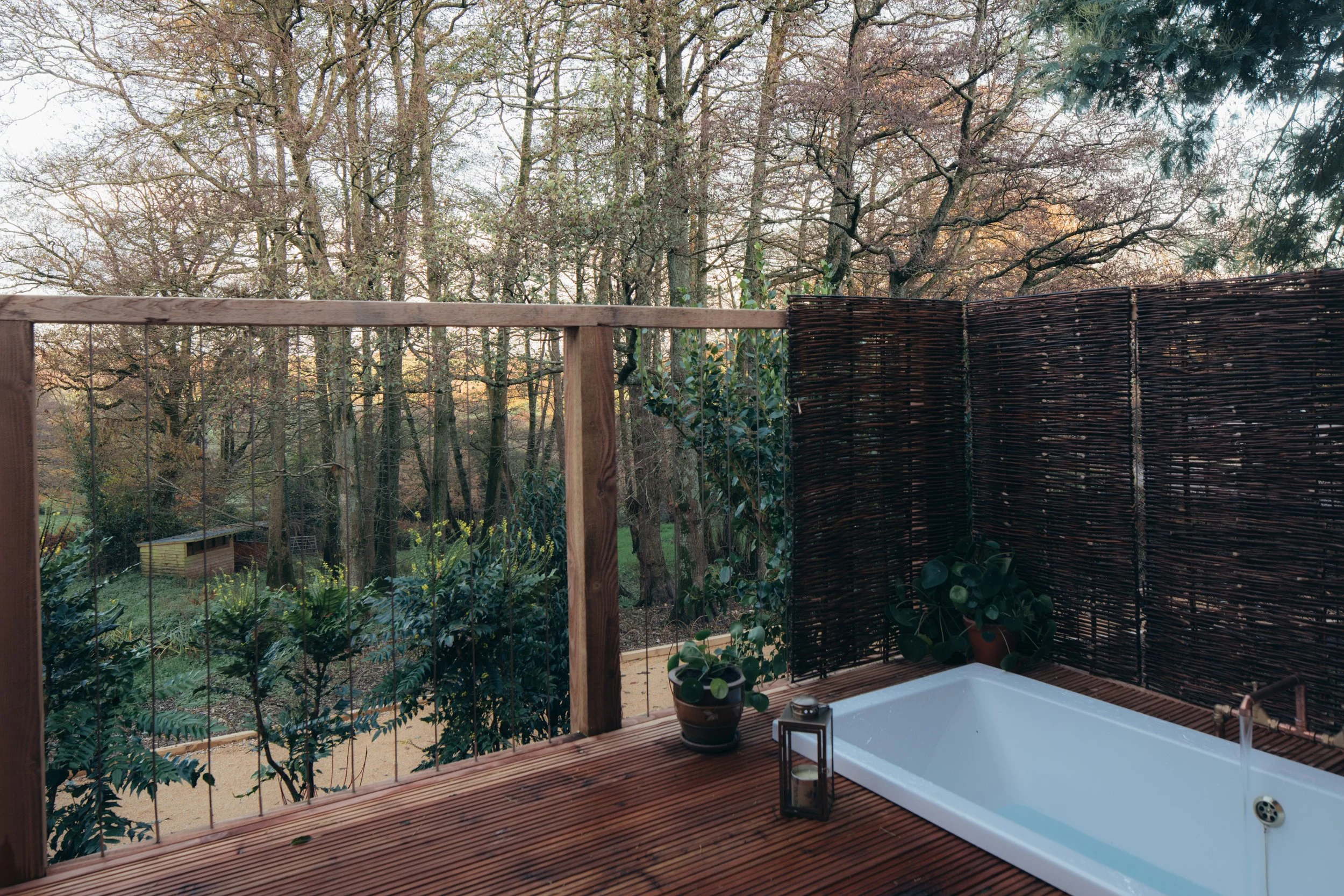 Outdoorbathcabin.jpg