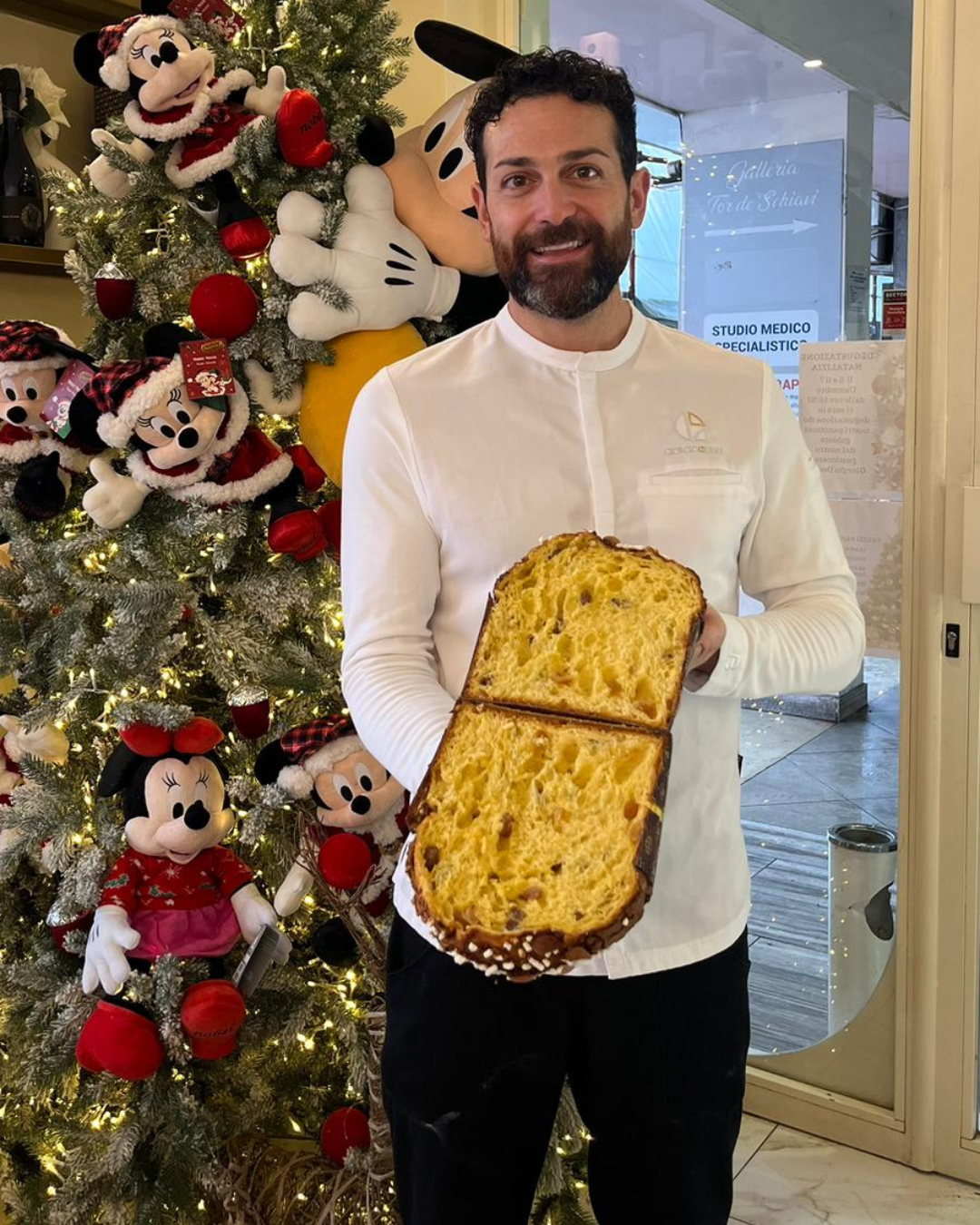 giorgio-derme-sliced-panettone-for-christmas.png