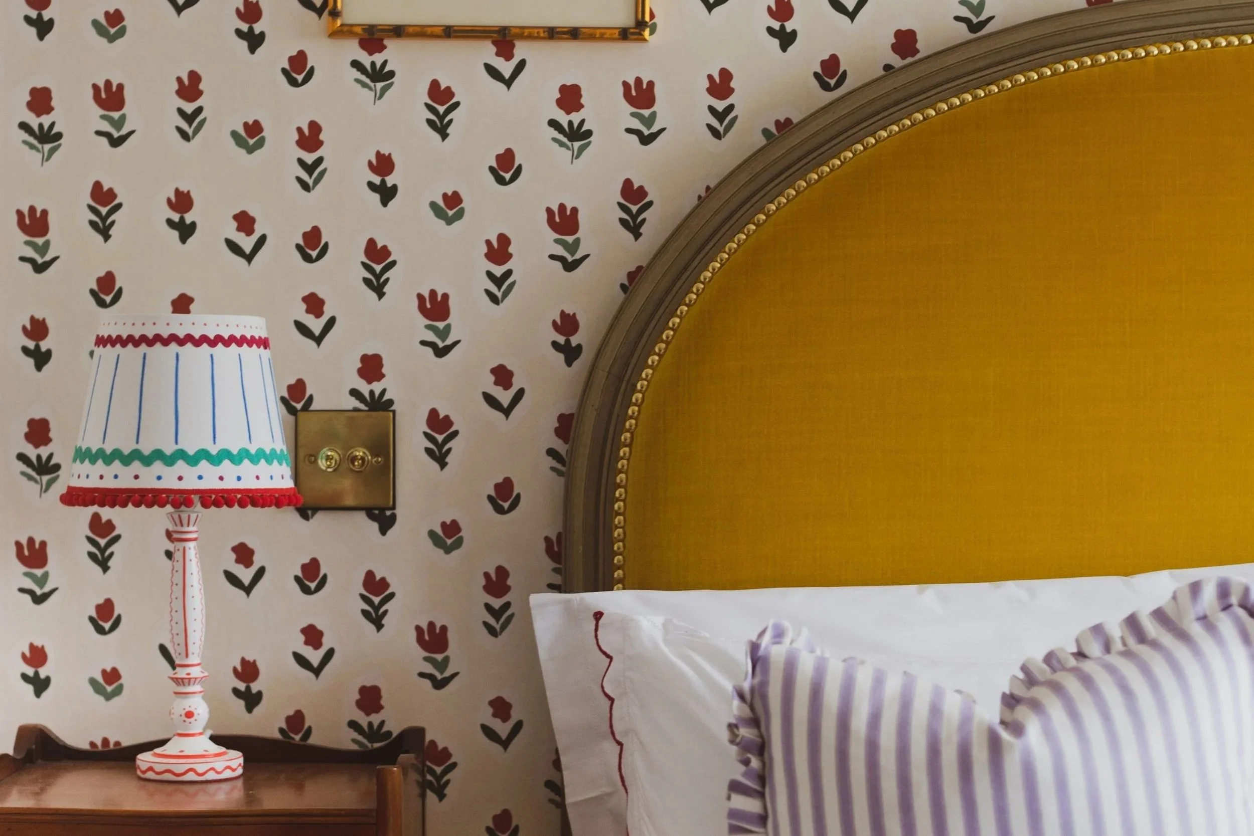 bedroom-interior-of-best-boutique-hotels-for-tourists-near-exeter.jpg