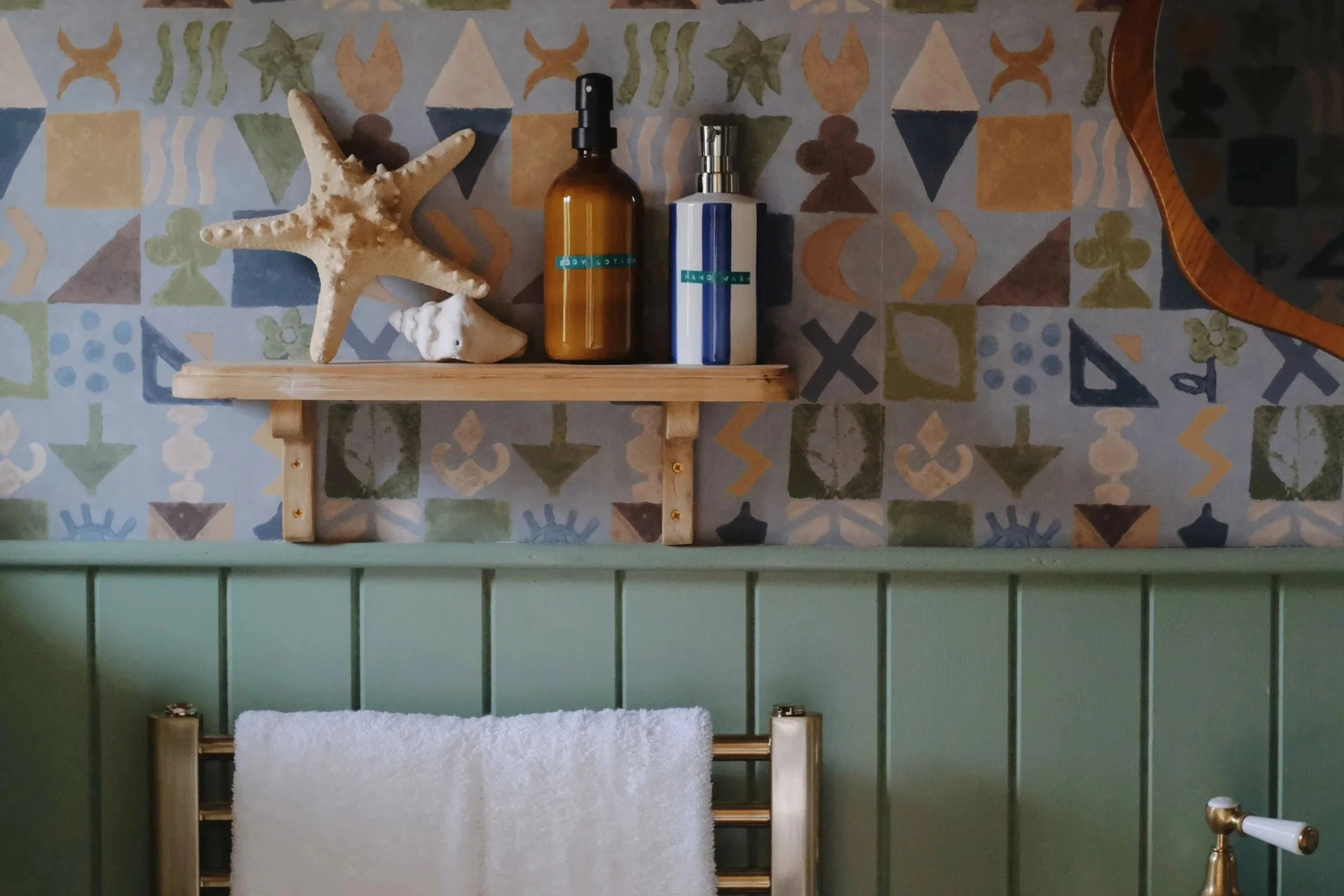 bathroom-amenities-of-country-house-hotel-in-Devon-and-Exeter.jpg