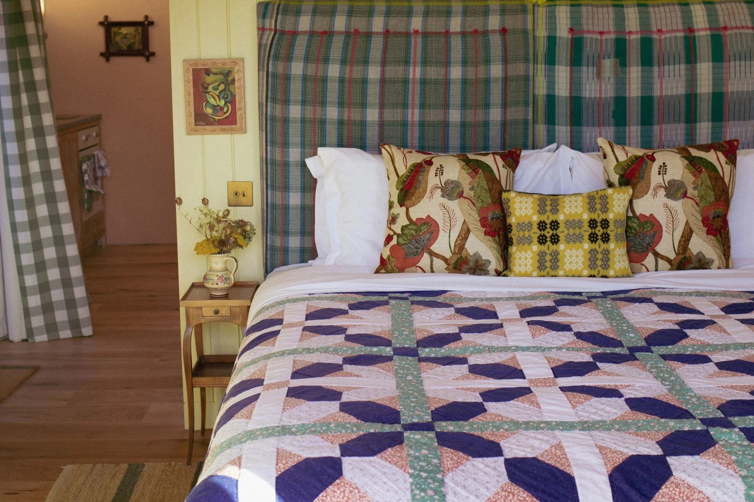 bedroom-details-of-country-house-hotel-in-Devon-and-Exeter.jpg