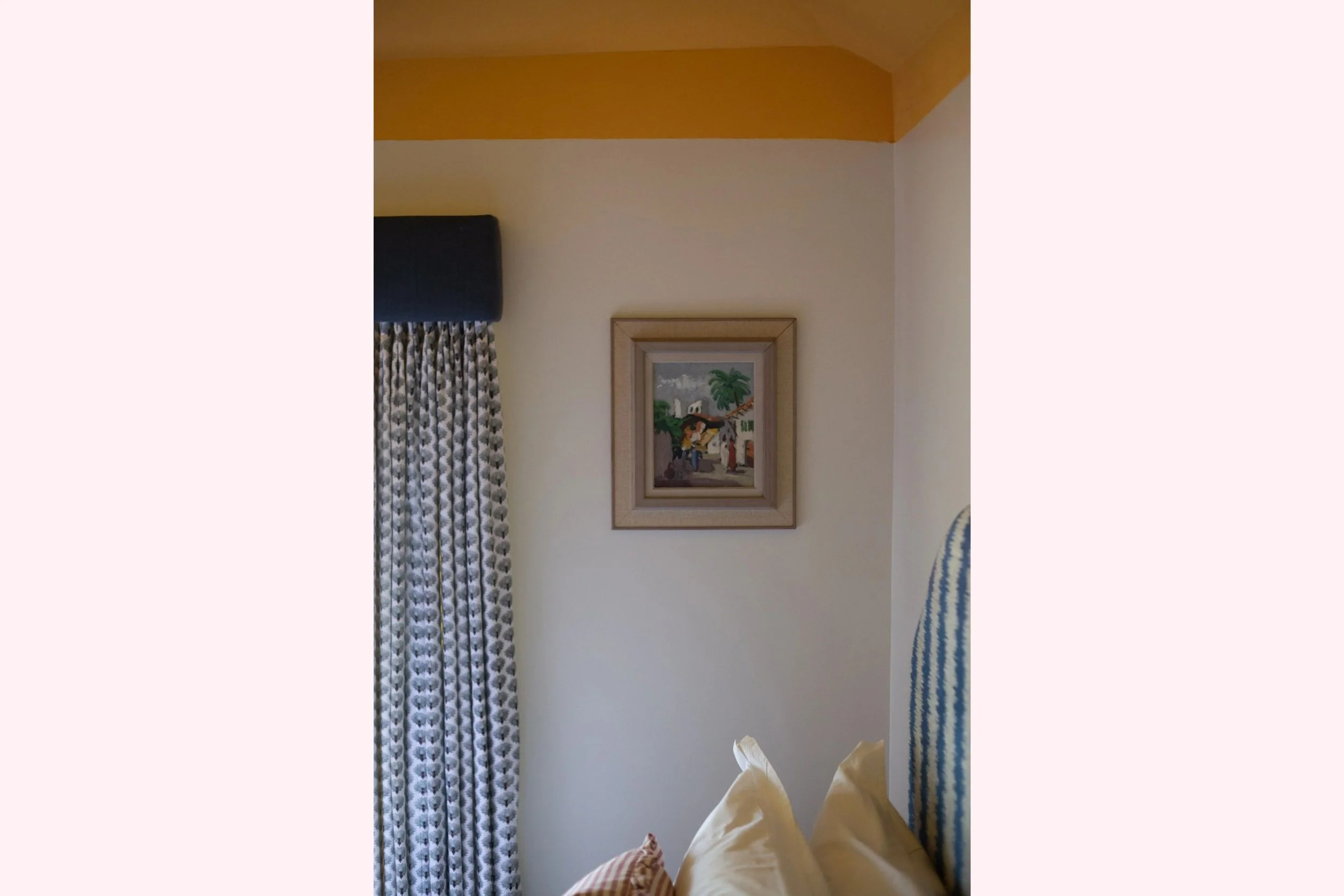 painting-in-bed-and-breakfast-accommodation-for-tourists-in-honiton.jpg