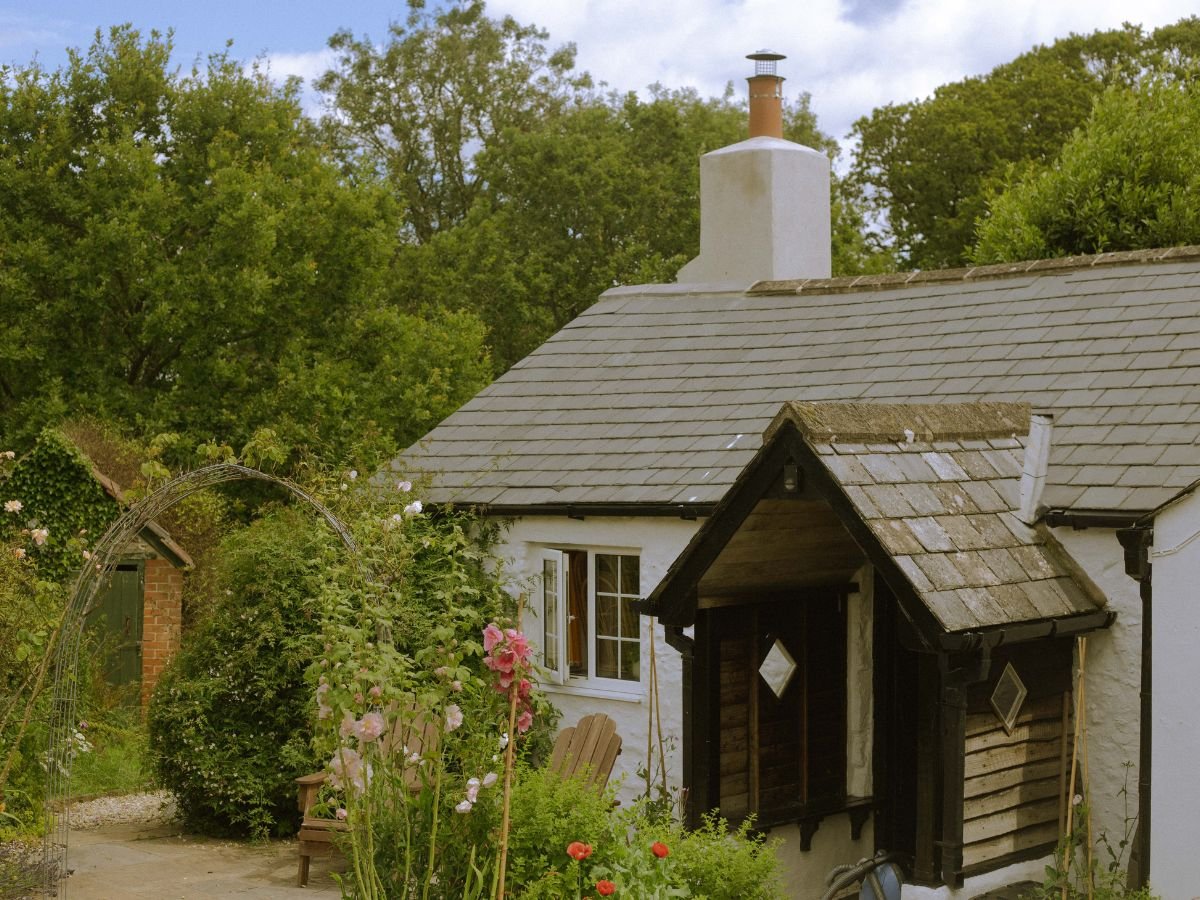 best-hotel-near-devon-with-outdoor-sauna-and-cold-plunge.jpg
