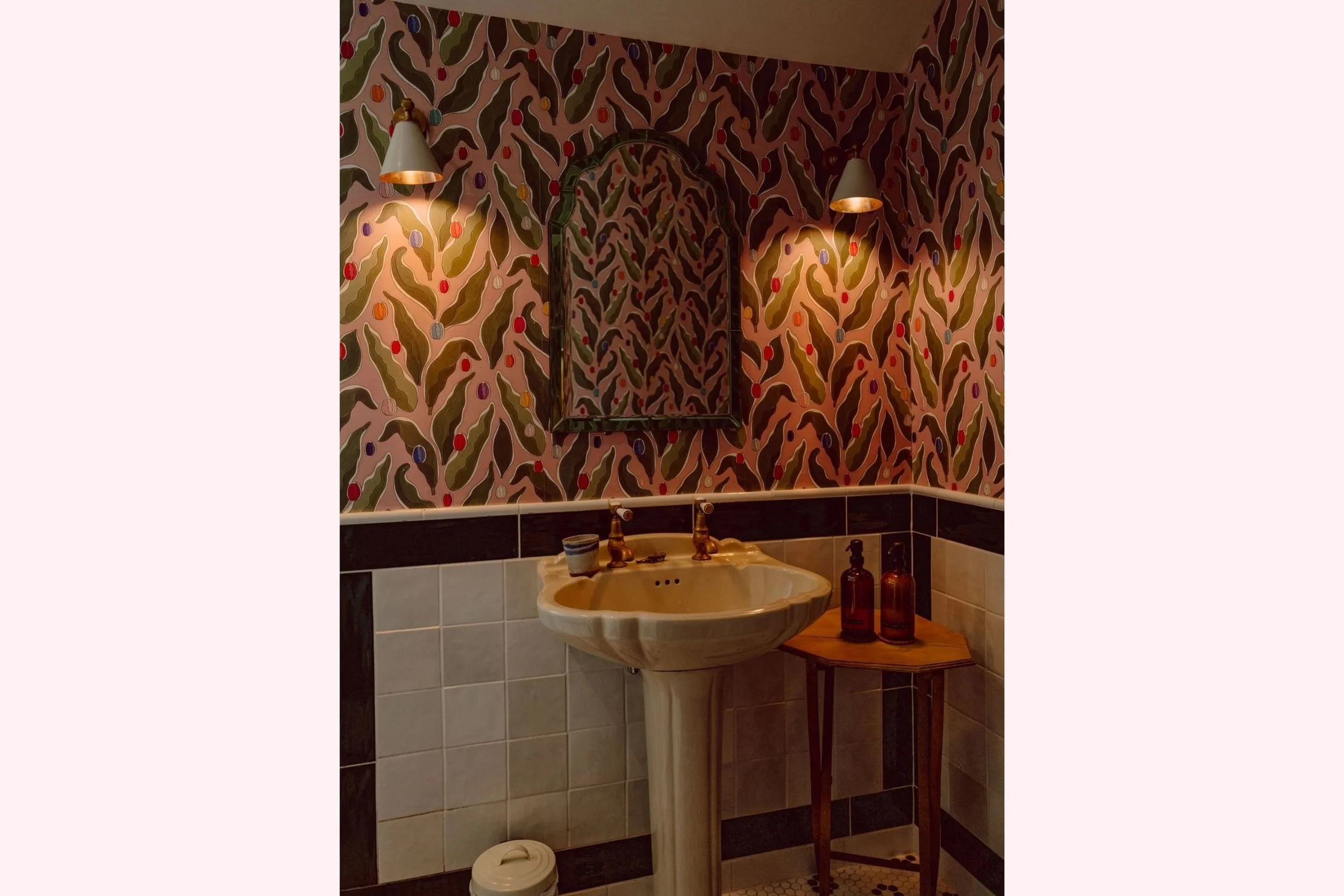 interior-details-of-best-bed-and-breakfast-bath-in-north-devon-for-tourists.jpg