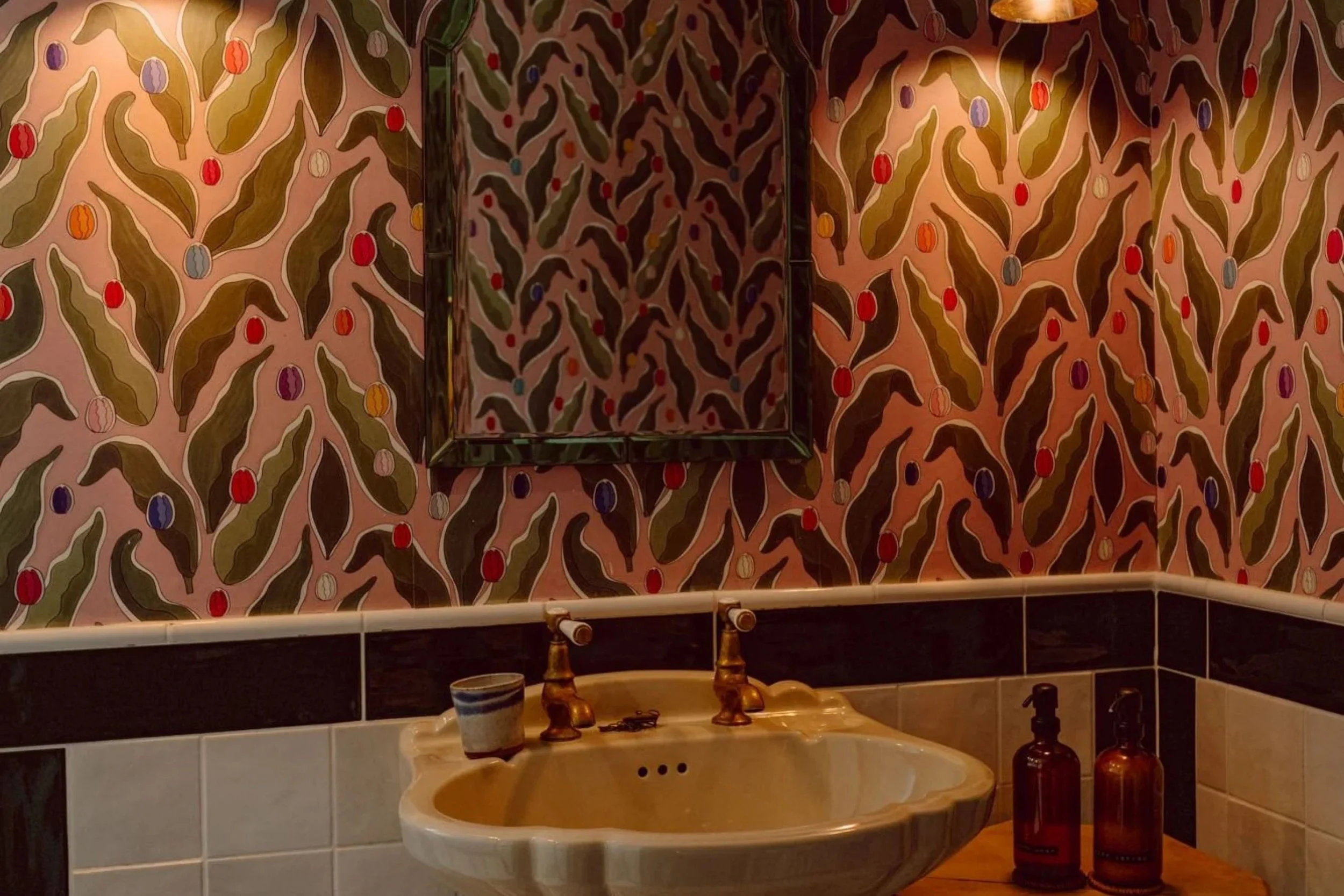 interior-details-of-best-bed-and-breakfast-bath-in-north-devon-for-couples.jpg