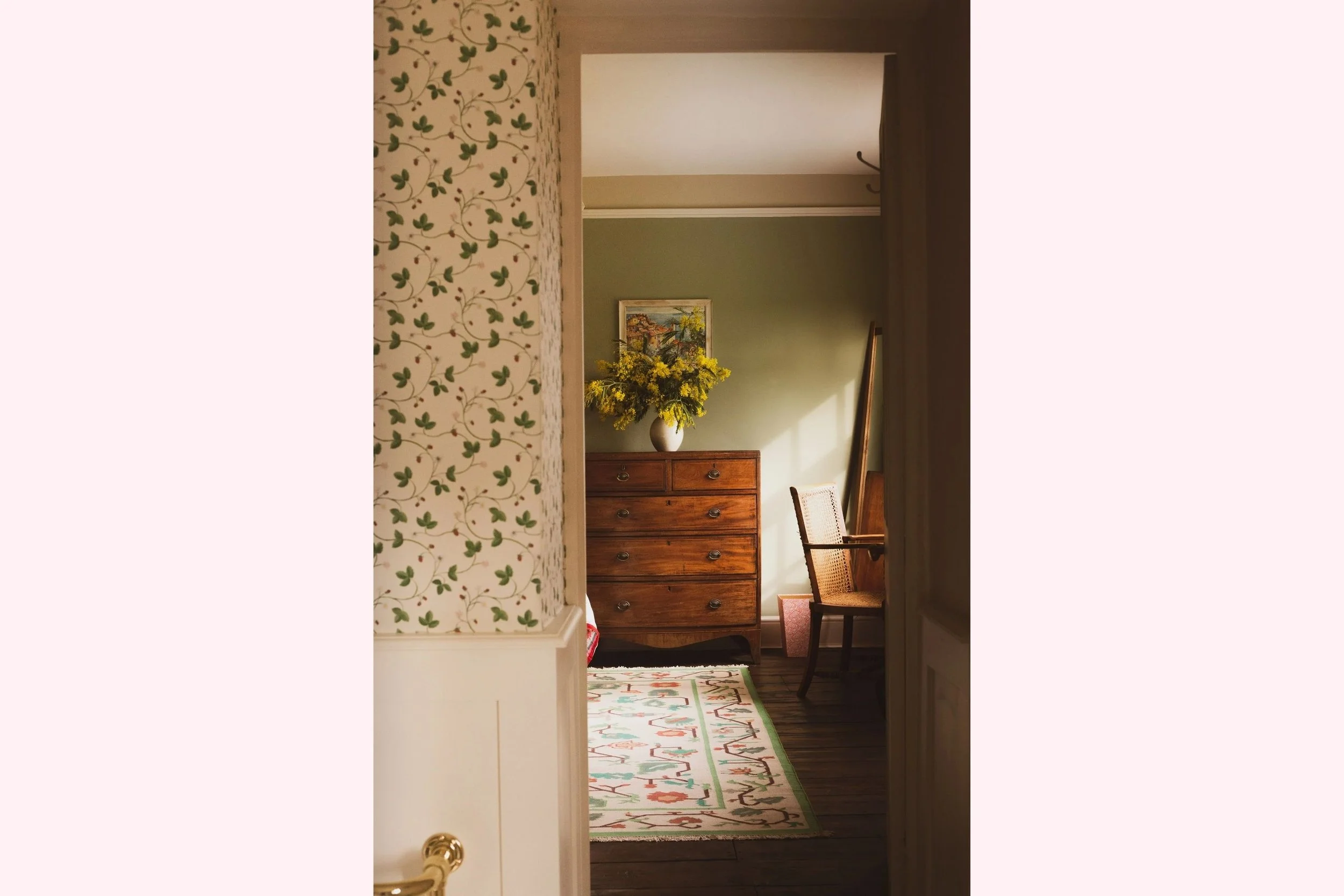hallway-of-bed-and-breakfast-room-in-glebe-house-devon.jpg