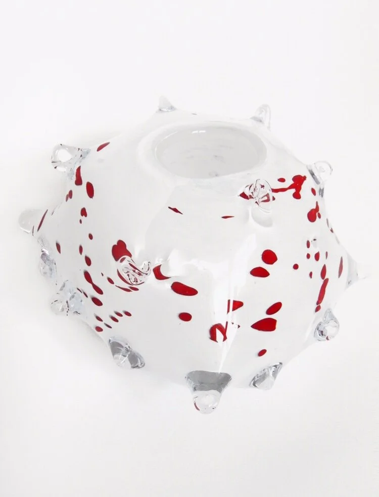 Beautiful Creature I (2016)Hand blown glass. 18 cm x 18cm x 11 cm