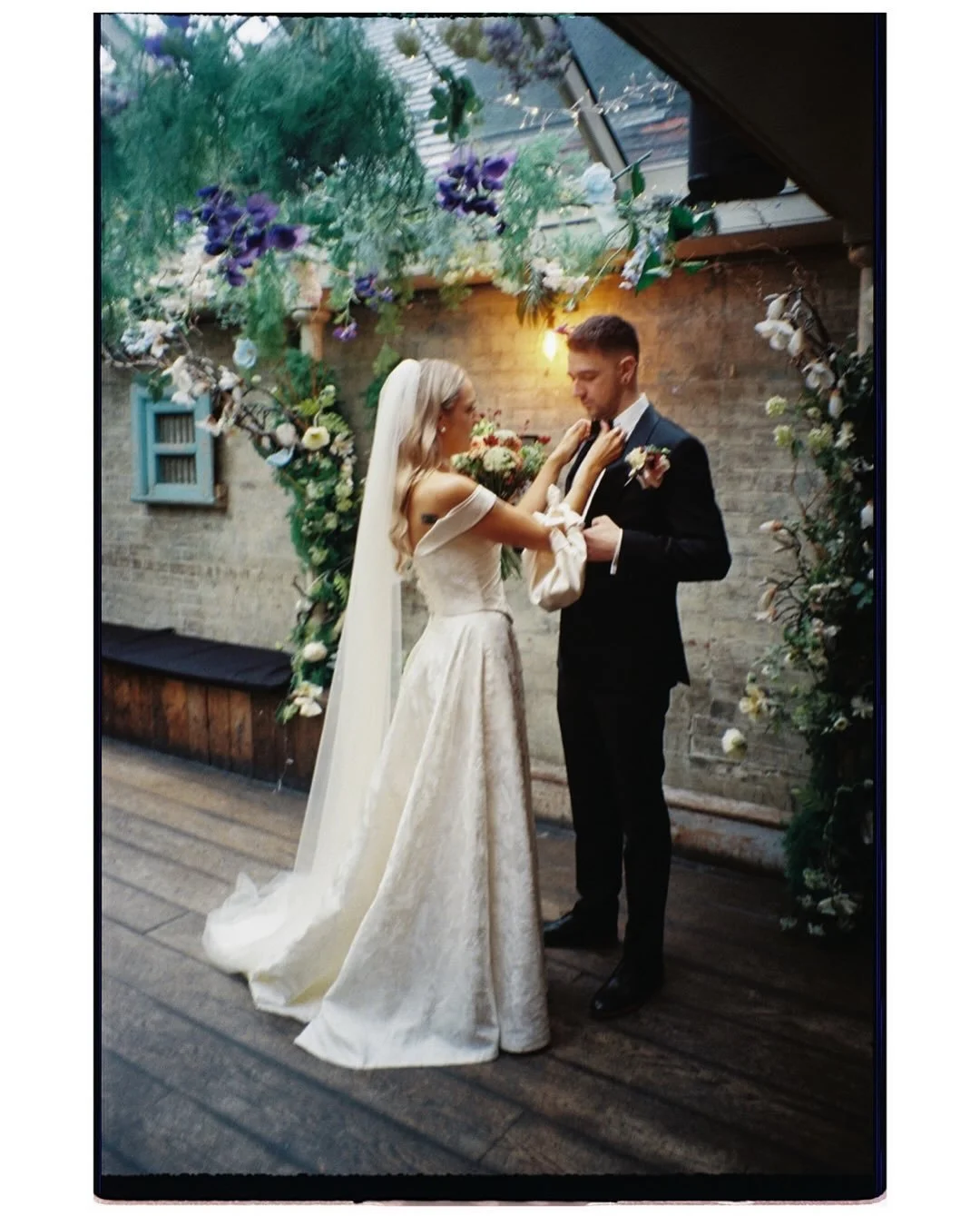 Some lovely film moments from Emma + Scott&rsquo;s gorgeous, intimate day back in November 💌

Content @socialsisters__ 
Dress @gillianmillion 
Cake @cremedelagem_cakes