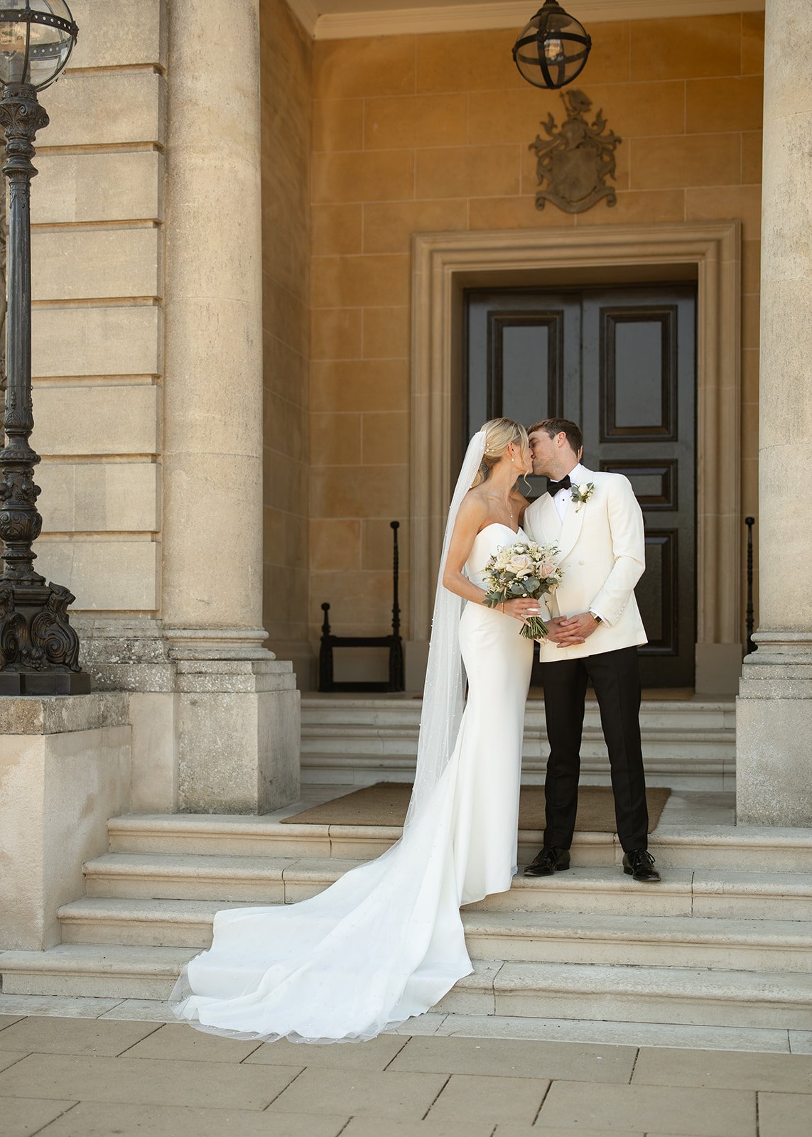 hedsor-house-wedding-Lottie Topping-editorial-documentary-wedding-photography34.JPG