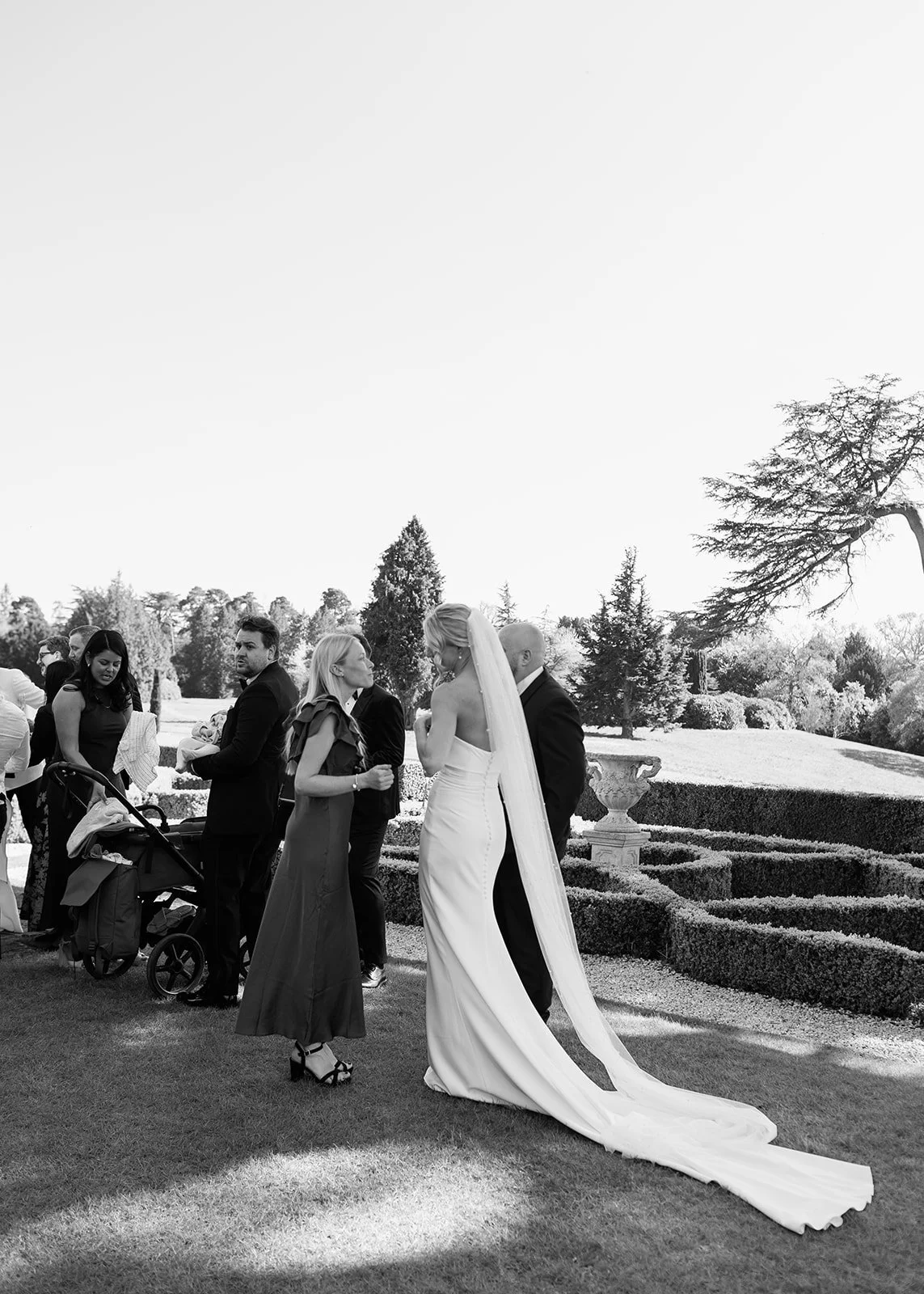 hedsor-house-wedding-Lottie Topping-editorial-documentary-wedding-photography24.JPG