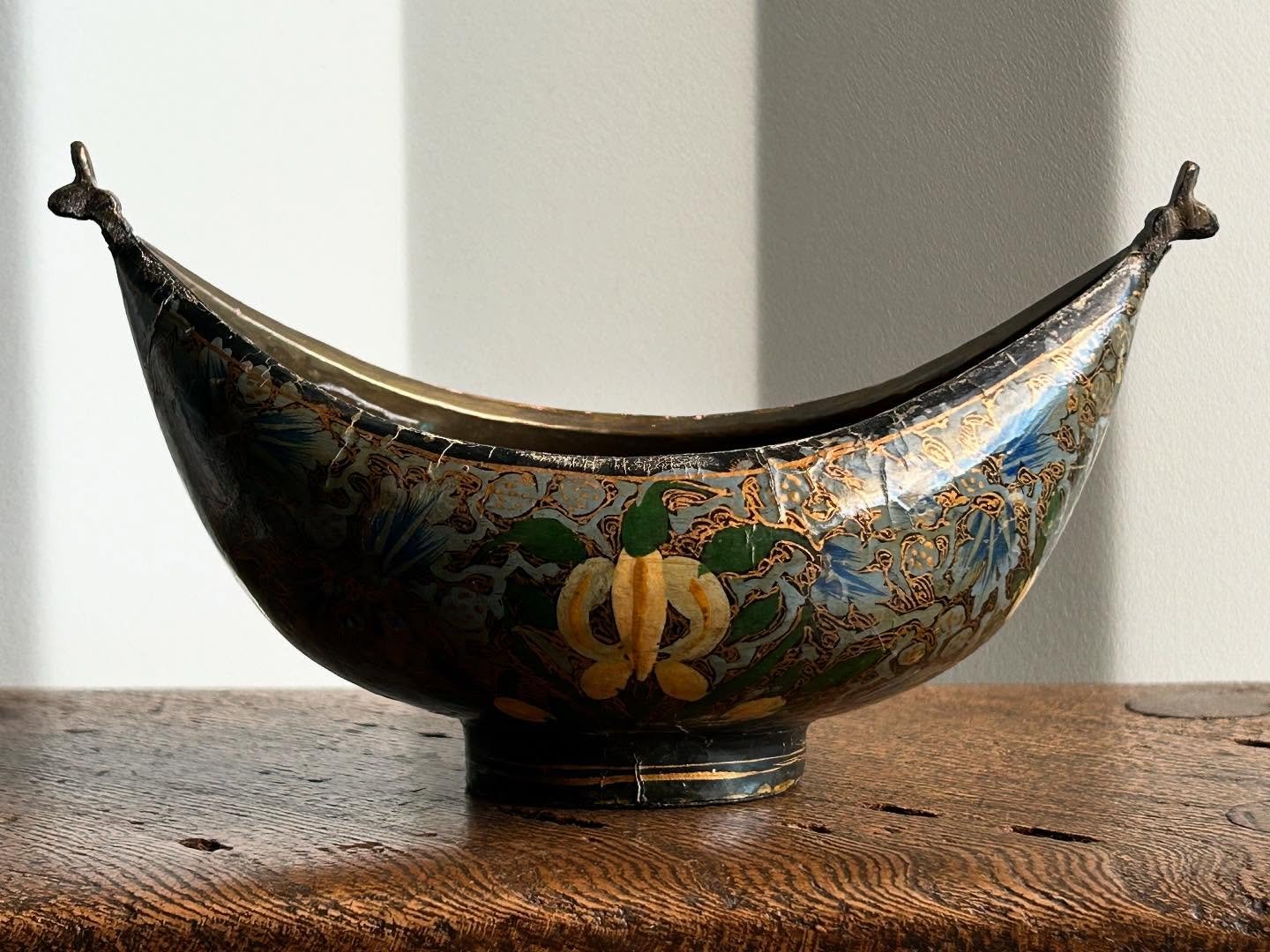 Early 20th century Kashmiri kashkul or &lsquo;begging bowl&rsquo; 
Boat shaped with painted papier-m&acirc;ch&eacute; and brass interior.
Approximately 16cm long, height (tallest) 11cm
&pound;30

#kashmiri #kashmiripapermache #antique #kashkul #handp