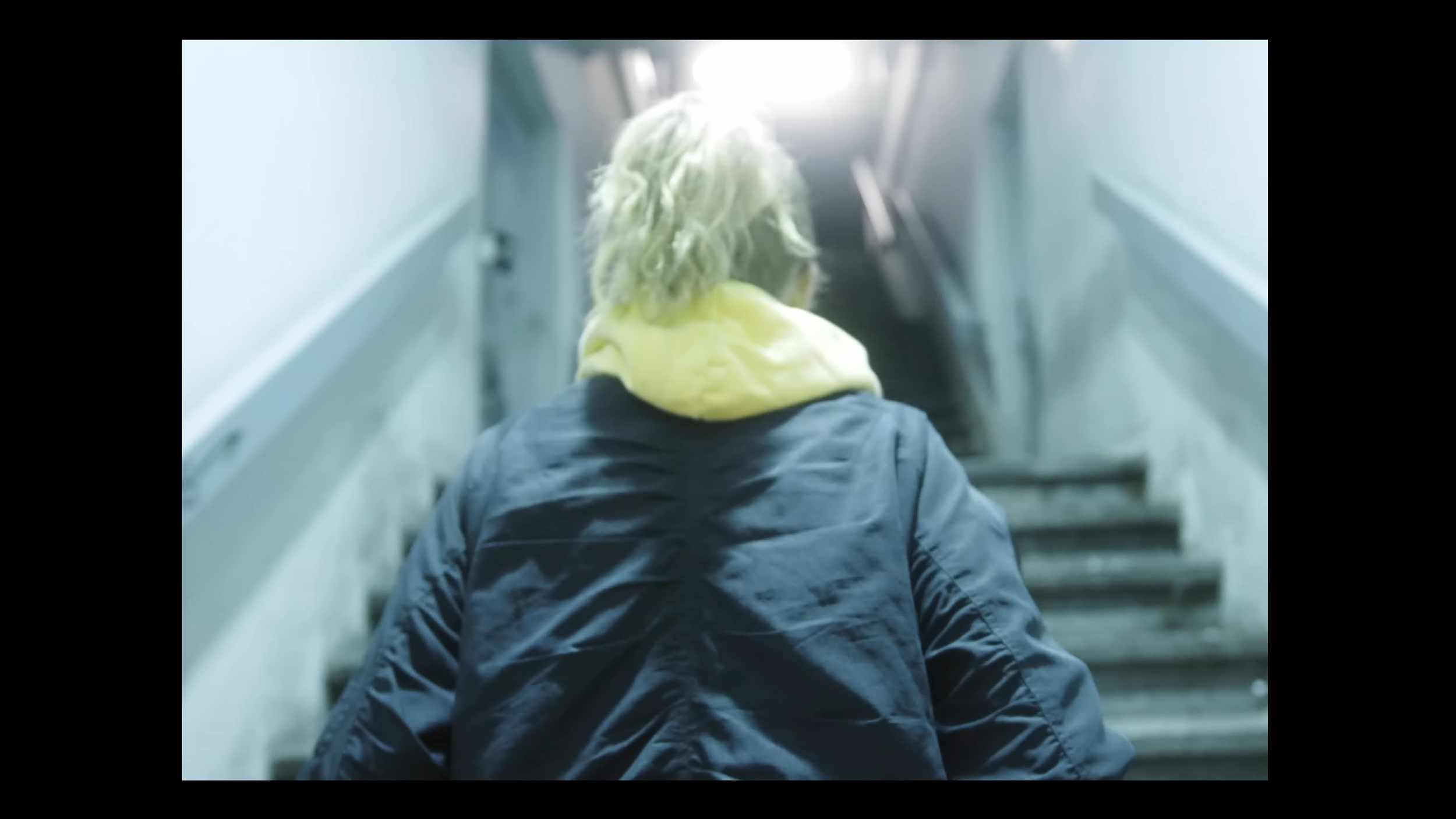 Paula Hartmann - Truman Show Boot (Offizielles Musikvideo) 1-3 screenshot.png