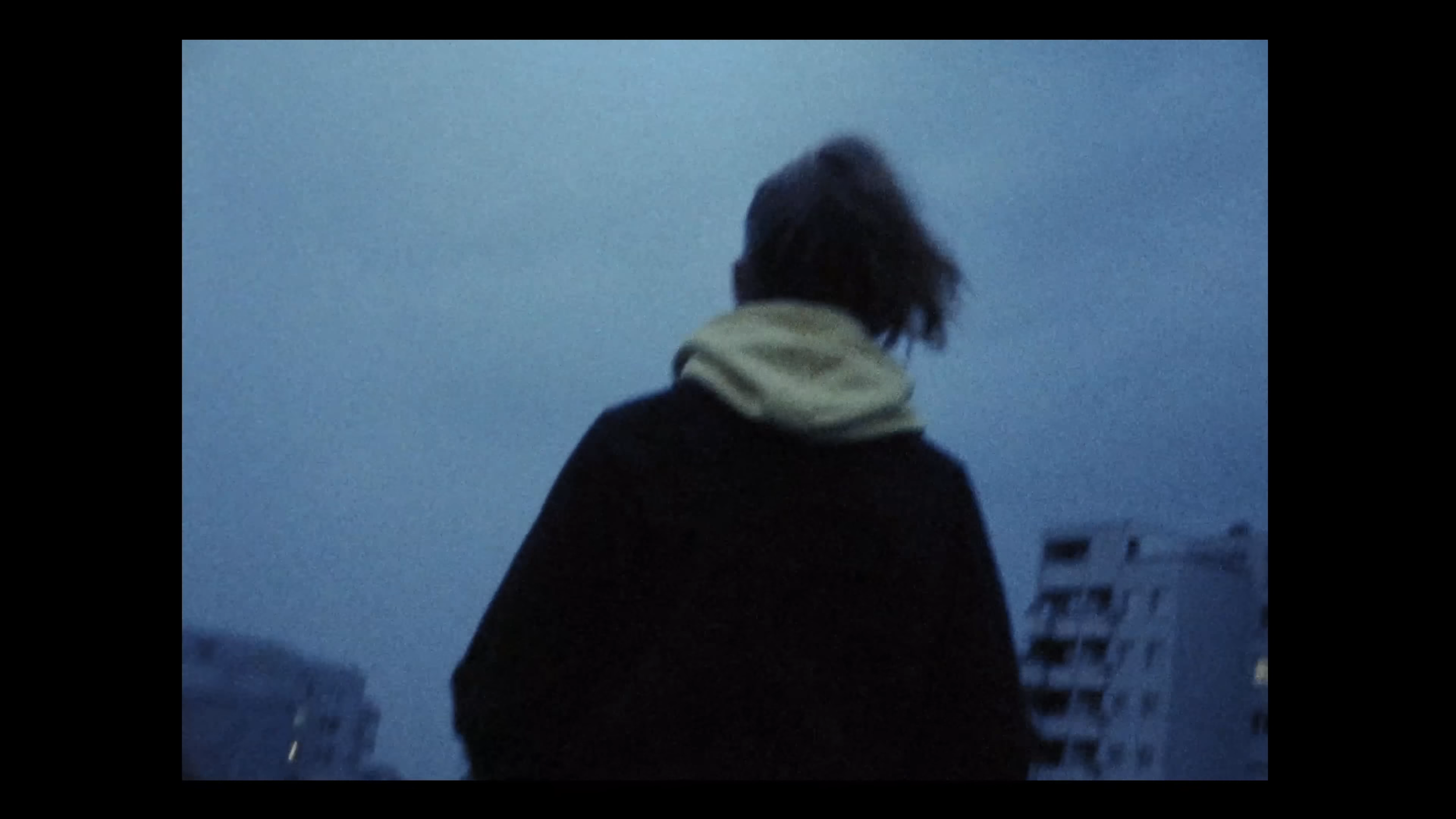 Paula Hartmann - Truman Show Boot (Offizielles Musikvideo) 3-46 screenshot.png