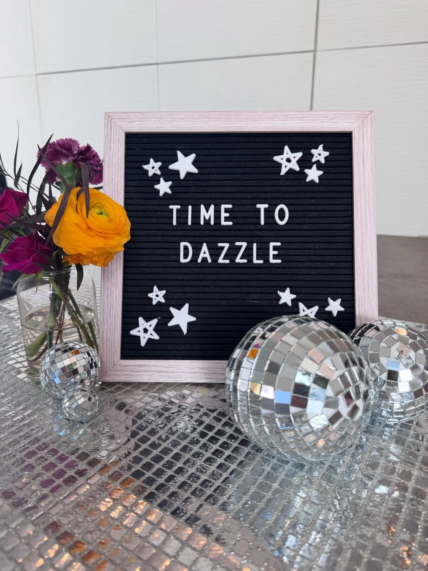 Peekadazzle 2026🪩! What a dazzling night it was! Special shoutout to our incredible room parents , PPA, @laurieburnsdesign for our fabulous florals and @mediatrixphotobooth for always capturing the beauty and spirit of our fabulous community.