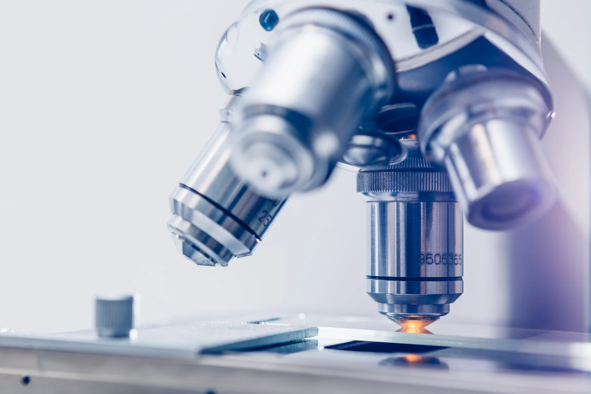 microscope-in-laboratory-2021-09-01-21-14-53-utc.jpg