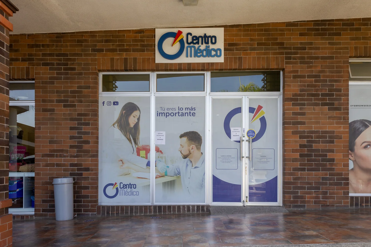 Mixco Zona 8: Laboratorio Mix San Cristóbal — Centro Médico