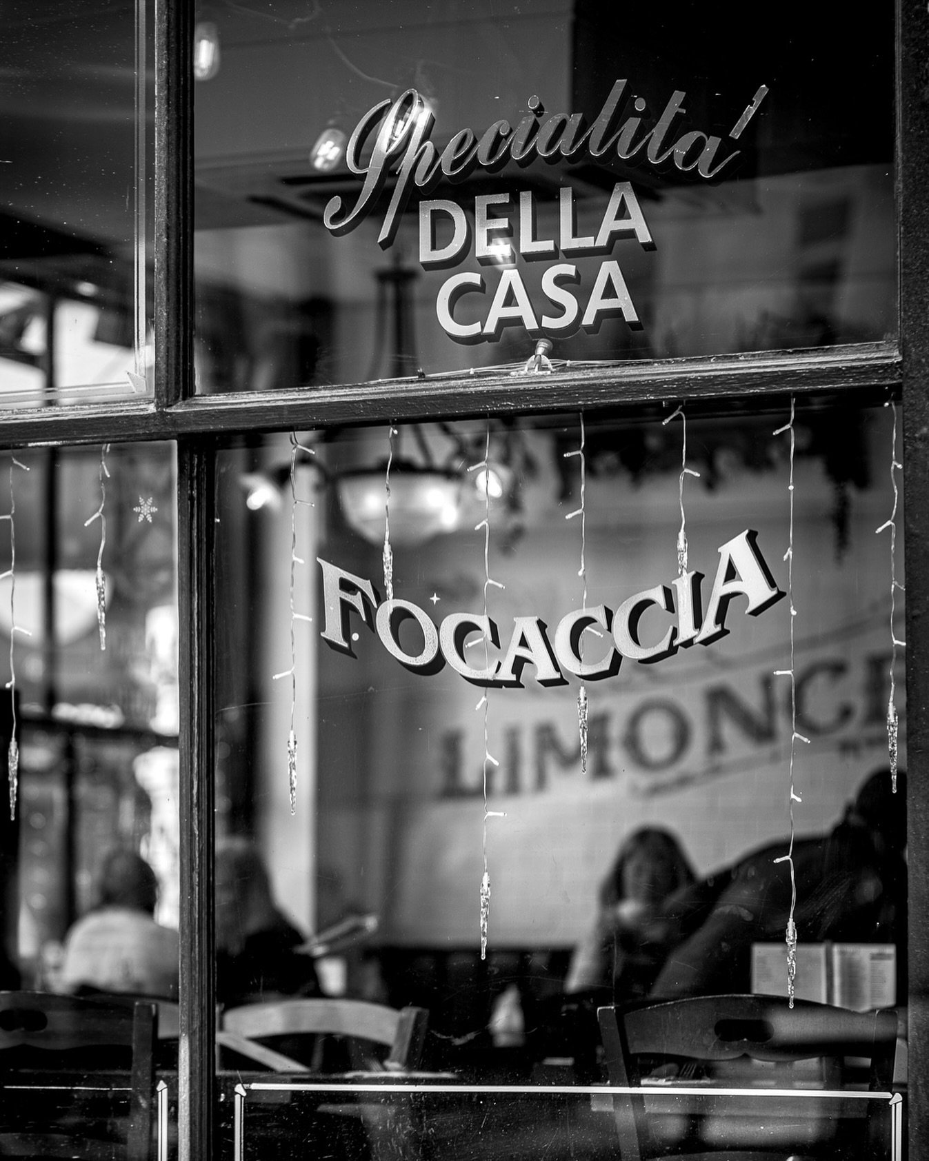 Scenes of an Italian Restaurant &hellip;

Mar 2024 | Brighton, England
Leica M11-P | Summicron-M 75 f/2
&copy; 2024 Simon R. Cole

#Leica #LeicaM #LeicaUK #LeicaPhotography #ShotWideOpen #BnW #BnWPhoto #BnWPhotography #CityBnW #Masters_in_BnW #Incred