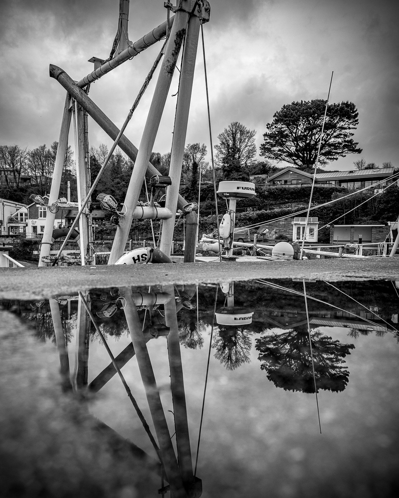 Reflecting on the Quay ...

Mar 2024 | Padstow, England
Leica M11-P |Super-Elmar-M 21 f/3.4
&copy; 2024 Simon R. Cole

#Leica #LeicaM #LeicaUK #LeicaPhotography #ShotWideOpen #BnW #BnWPhoto
#BnWPhotography #Harbour #Masters_in_BnW #Incredible_BnW #Bn