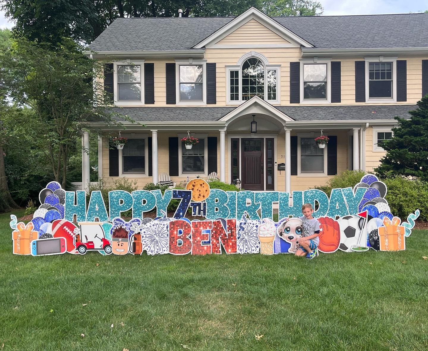 Wishing a very happy birthday to one of our own! We love you Benny! Happy 7 !! ❤️🏈⚽️🍪🍫🏀⛳️🏒🍩🐶

.
.
.

#yardcards #happybirthday #birthdaydecoration #birthdaysurprise
#birthdaycelebrations
#birthdaygirl #birthdayboy #birthdayideas #birthdaydecor