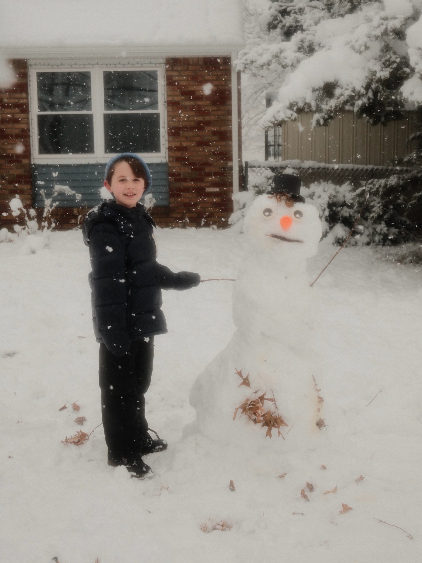 Matt made this snowman but we&rsquo;ll give Sam all the credit 😇 #x100vi