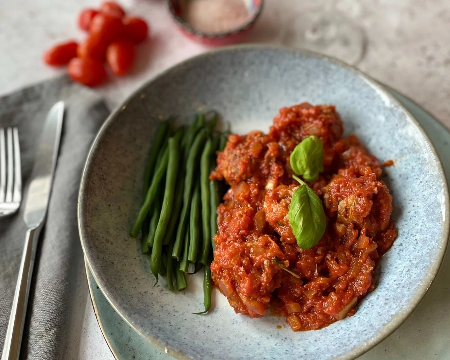 Knolita+Cooks+Meatballs.jpg